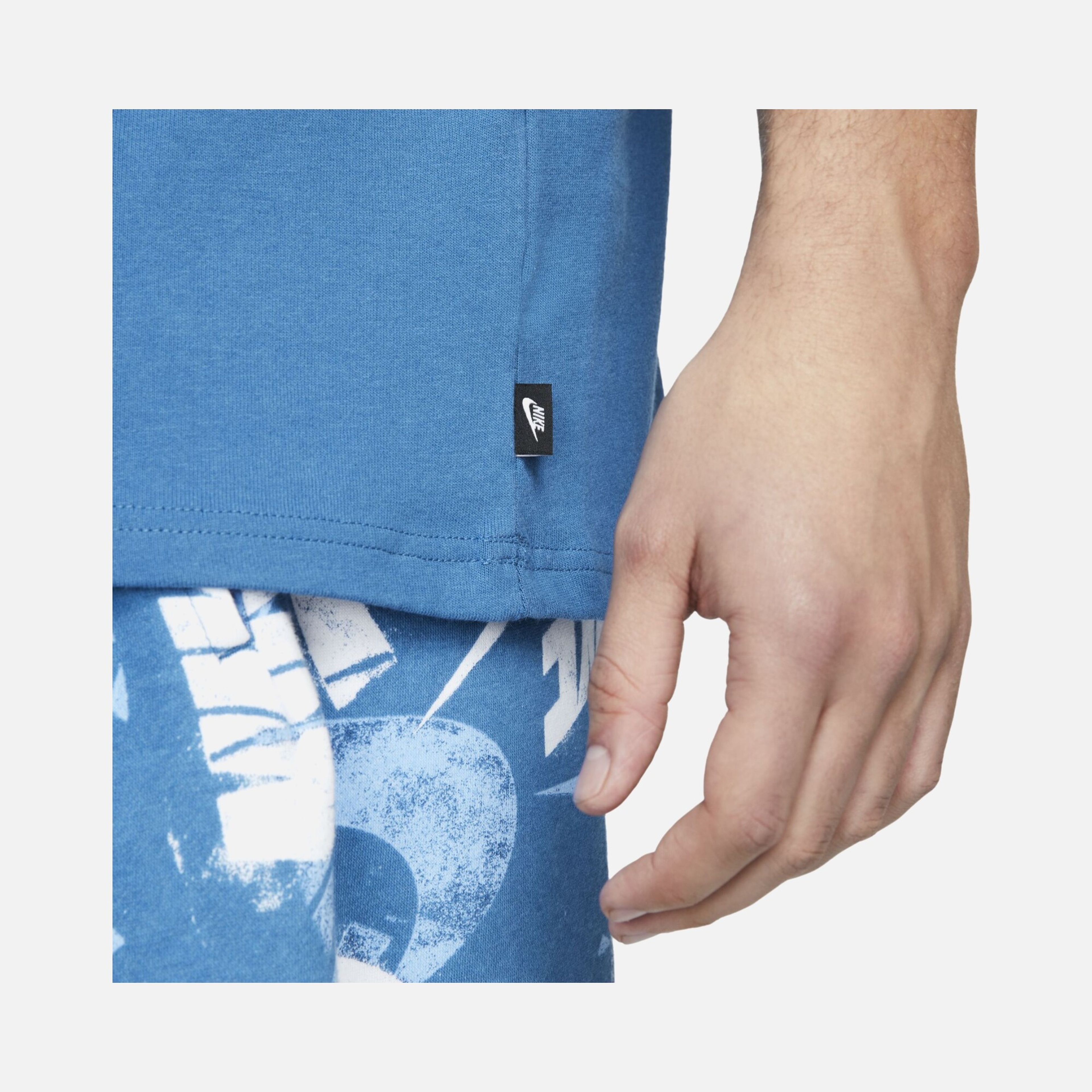 Nike Sportswear Premium Essentials Short-Sleeve Erkek Tişört