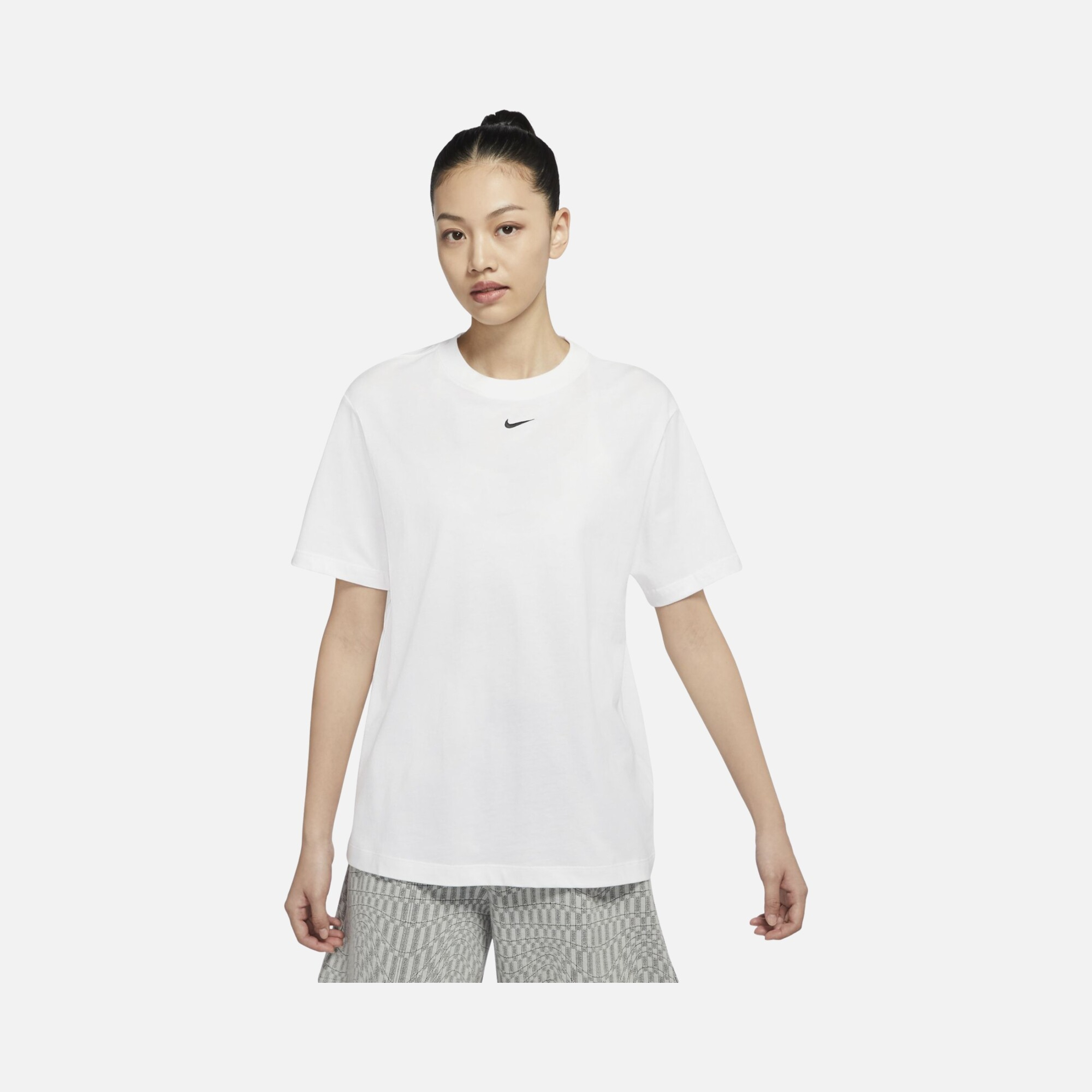 Nike Sportswear Essentials Short-Sleeve Kadın Tişört