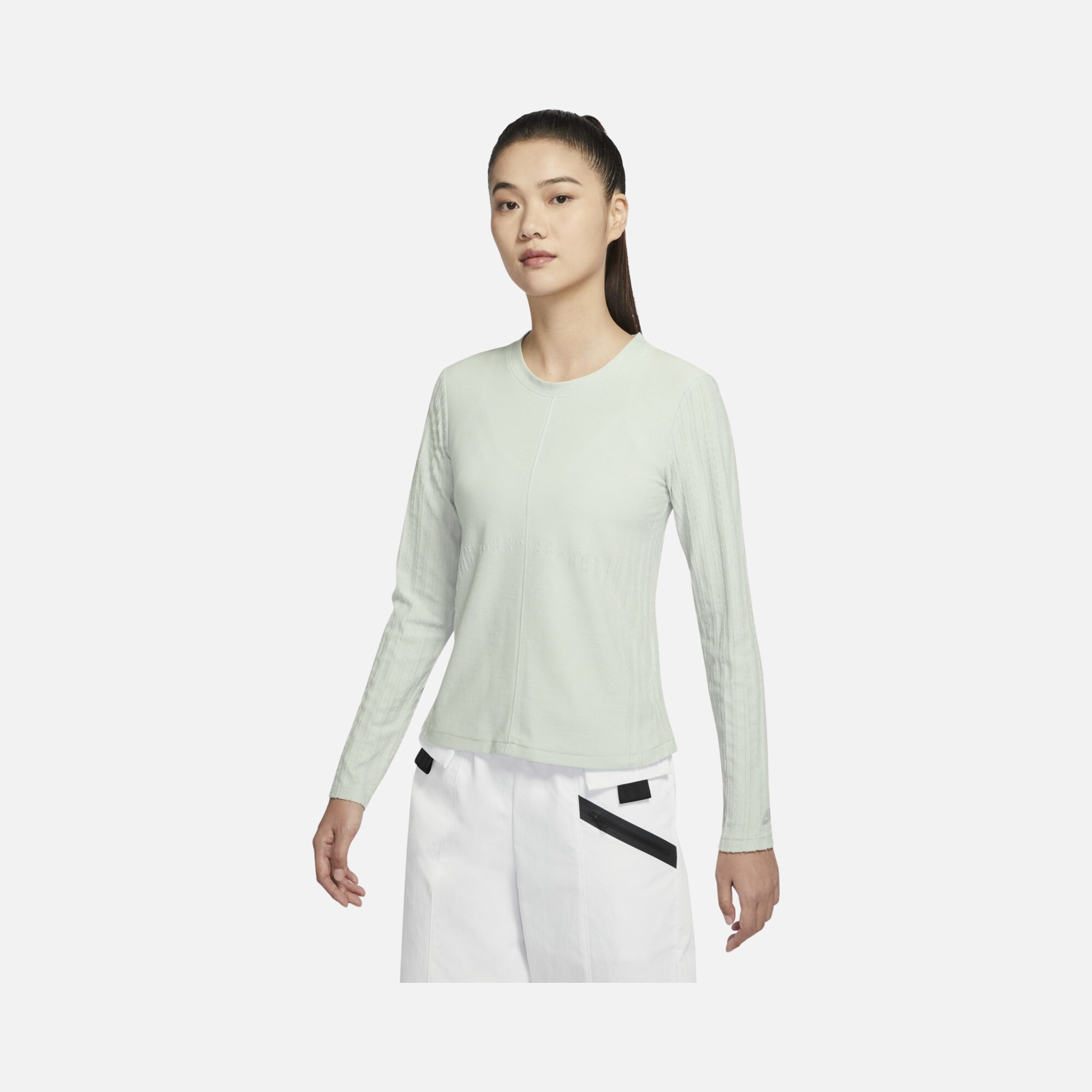 Nike Sportswear Dri-Fit ADV Tech Pack Long-Sleeve Kadın Tişört