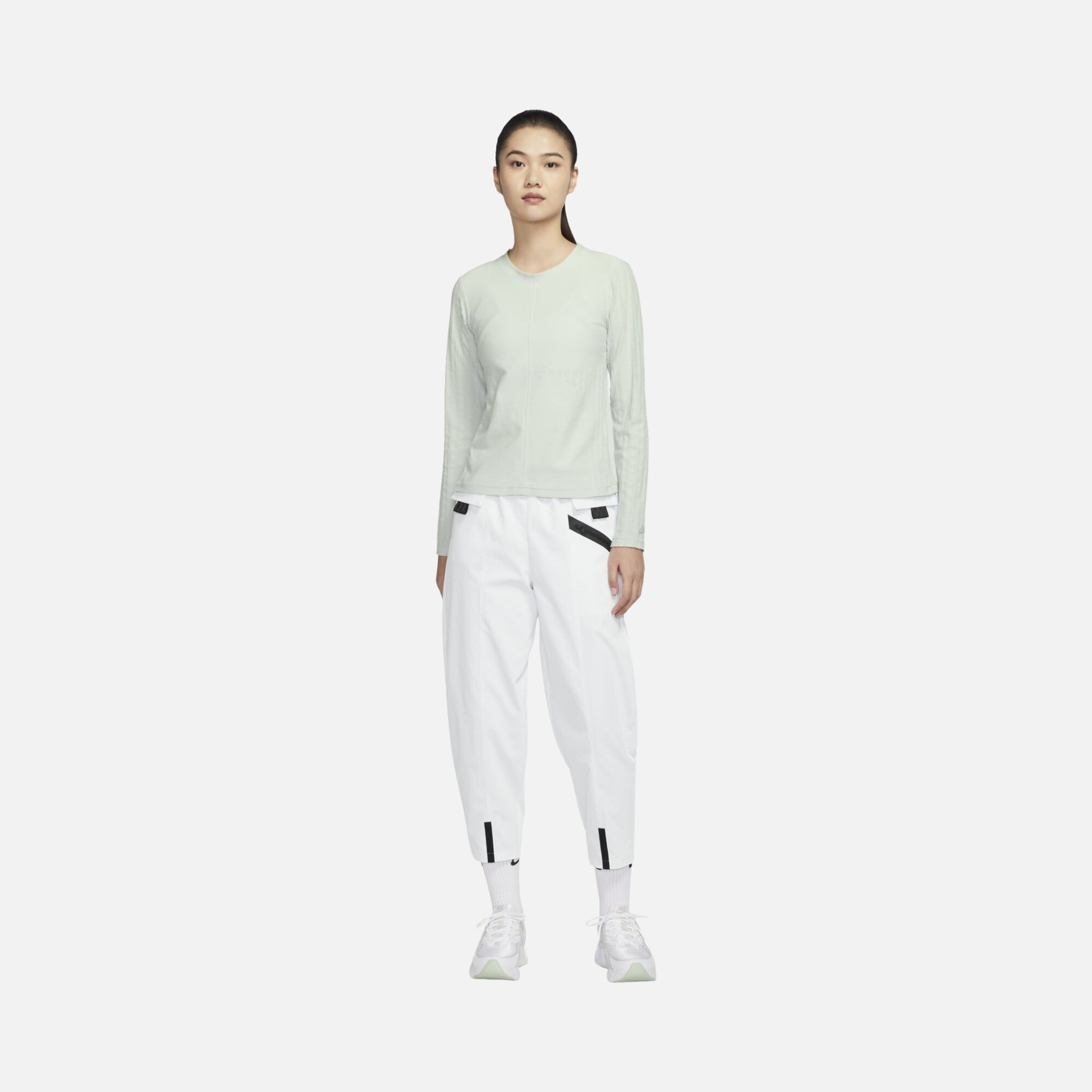 Nike Sportswear Dri-Fit ADV Tech Pack Long-Sleeve Kadın Tişört
