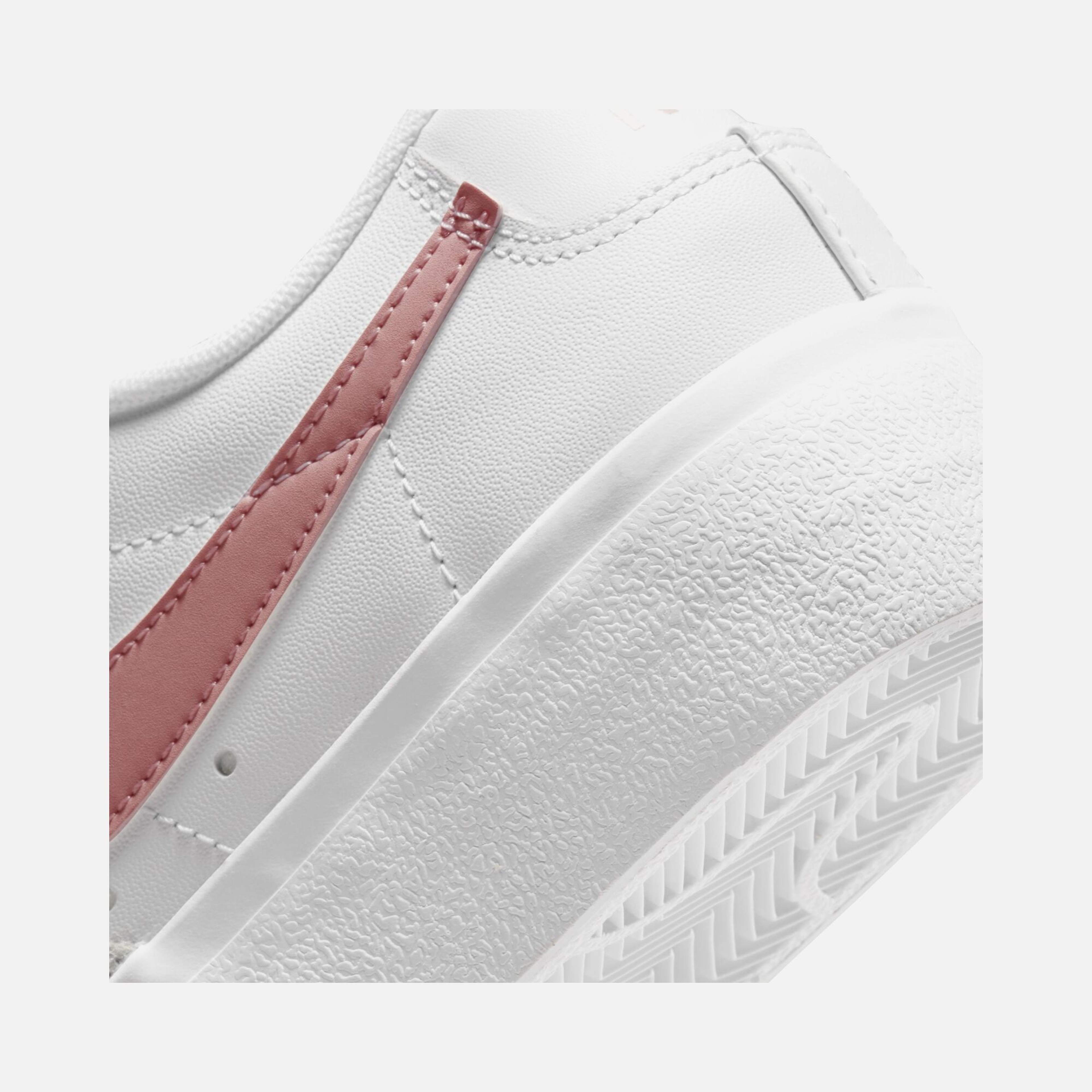 Nike Blazer Low Platform Kadın Spor Ayakkabı