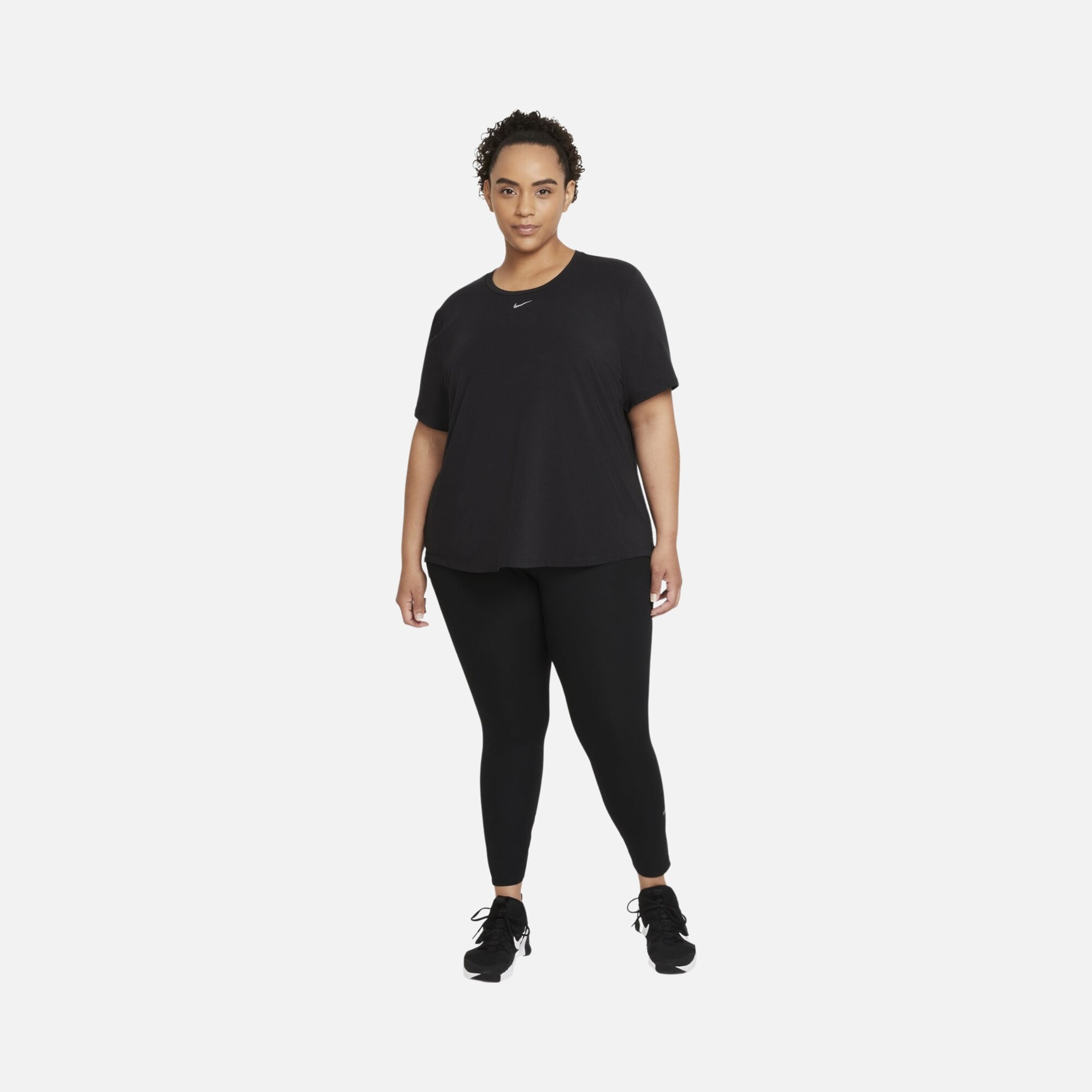 Nike Dri-Fit One Luxe Standard Fit Short-Sleeve Kadın Tişört