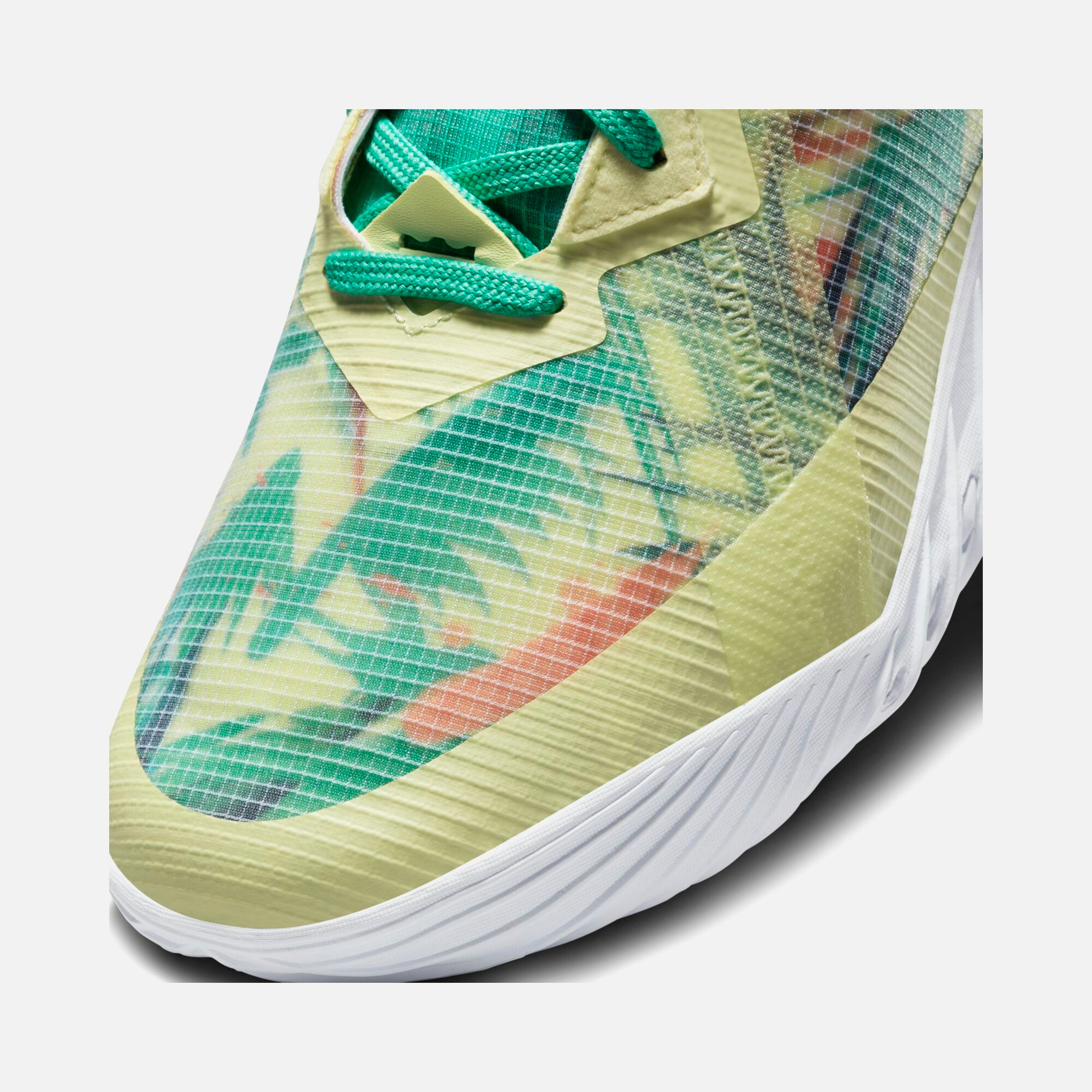 Nike LeBron James XVIII Low Erkek Basketbol Ayakkabısı