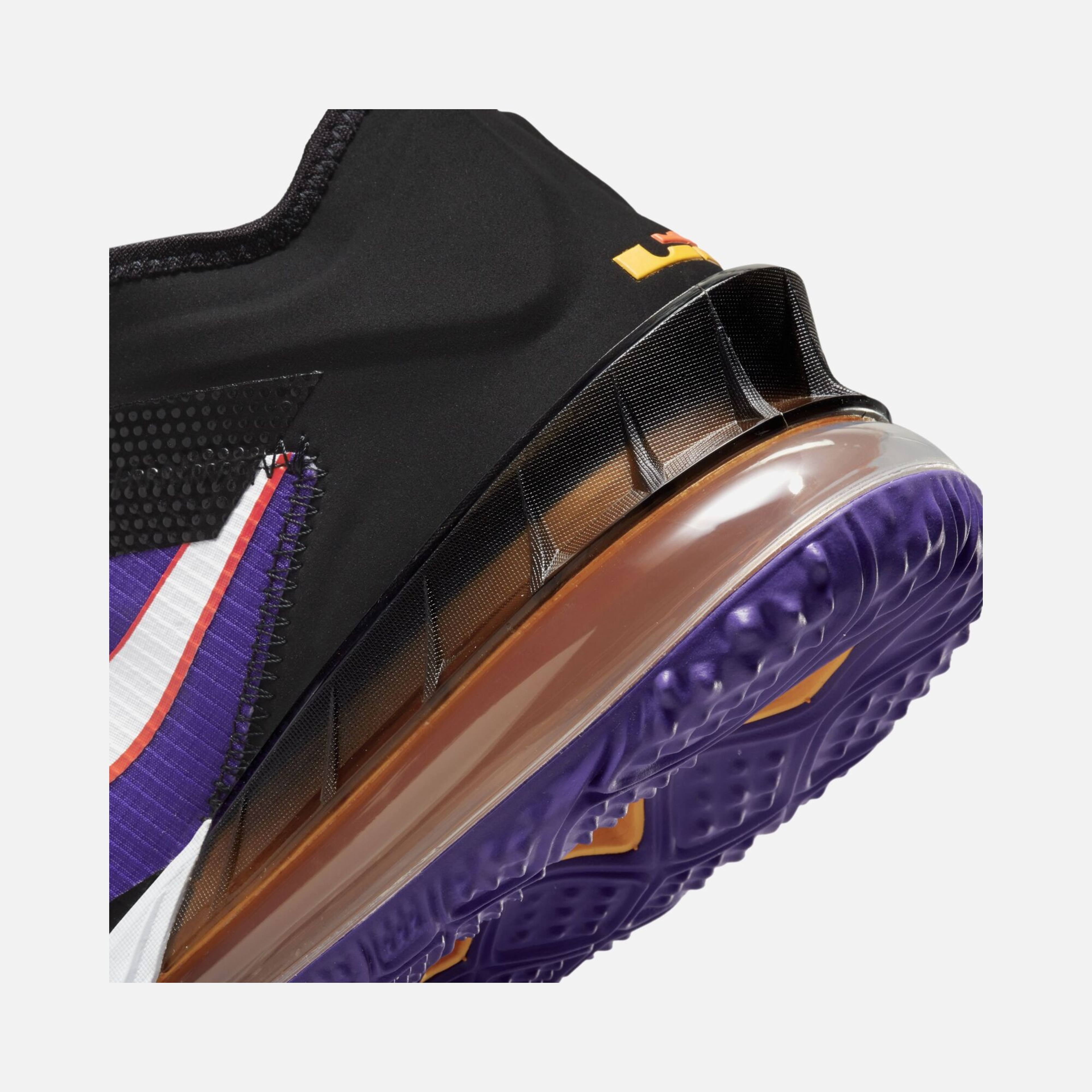 Nike LeBron James XVIII Low Erkek Basketbol Ayakkabısı