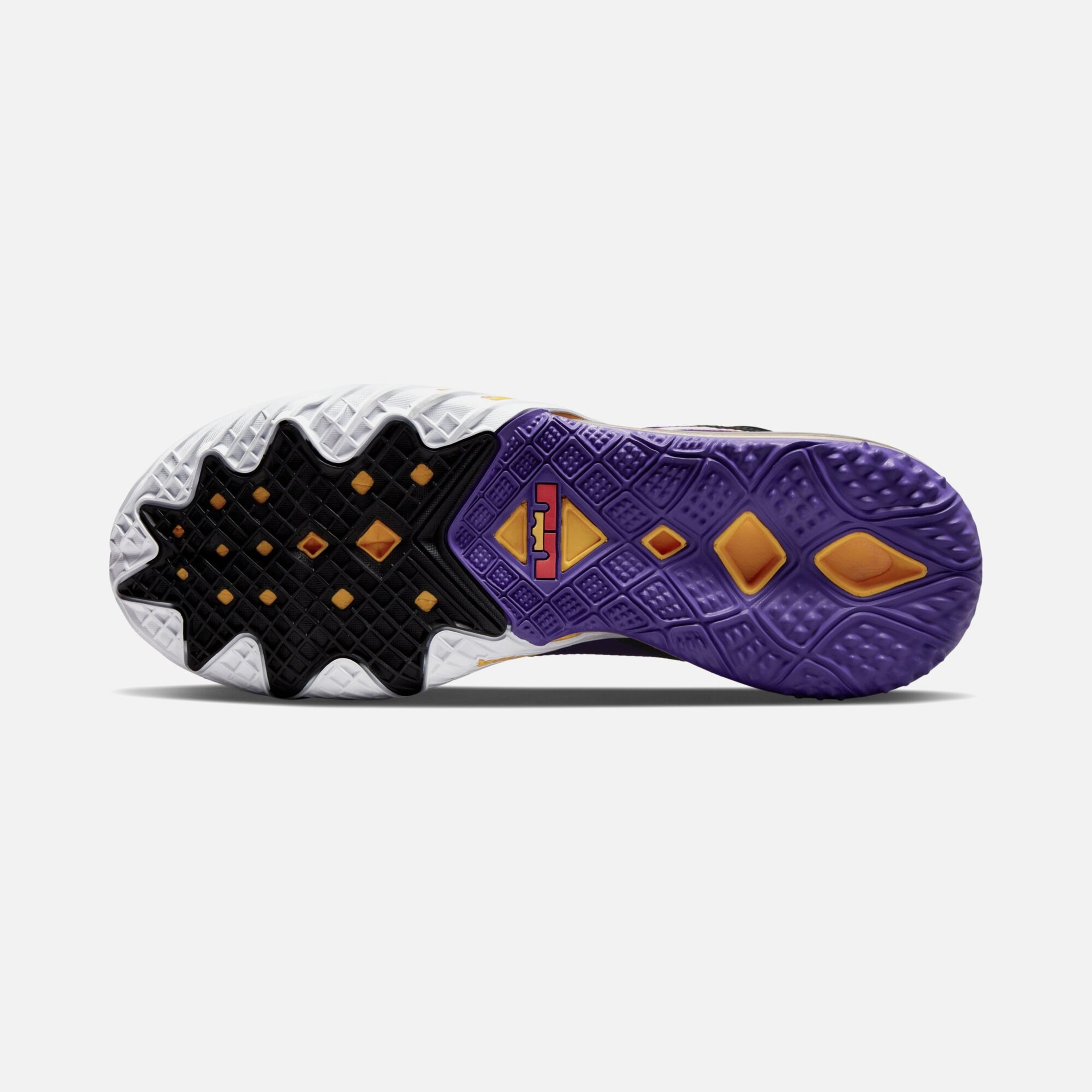 Nike LeBron James XVIII Low Erkek Basketbol Ayakkabısı