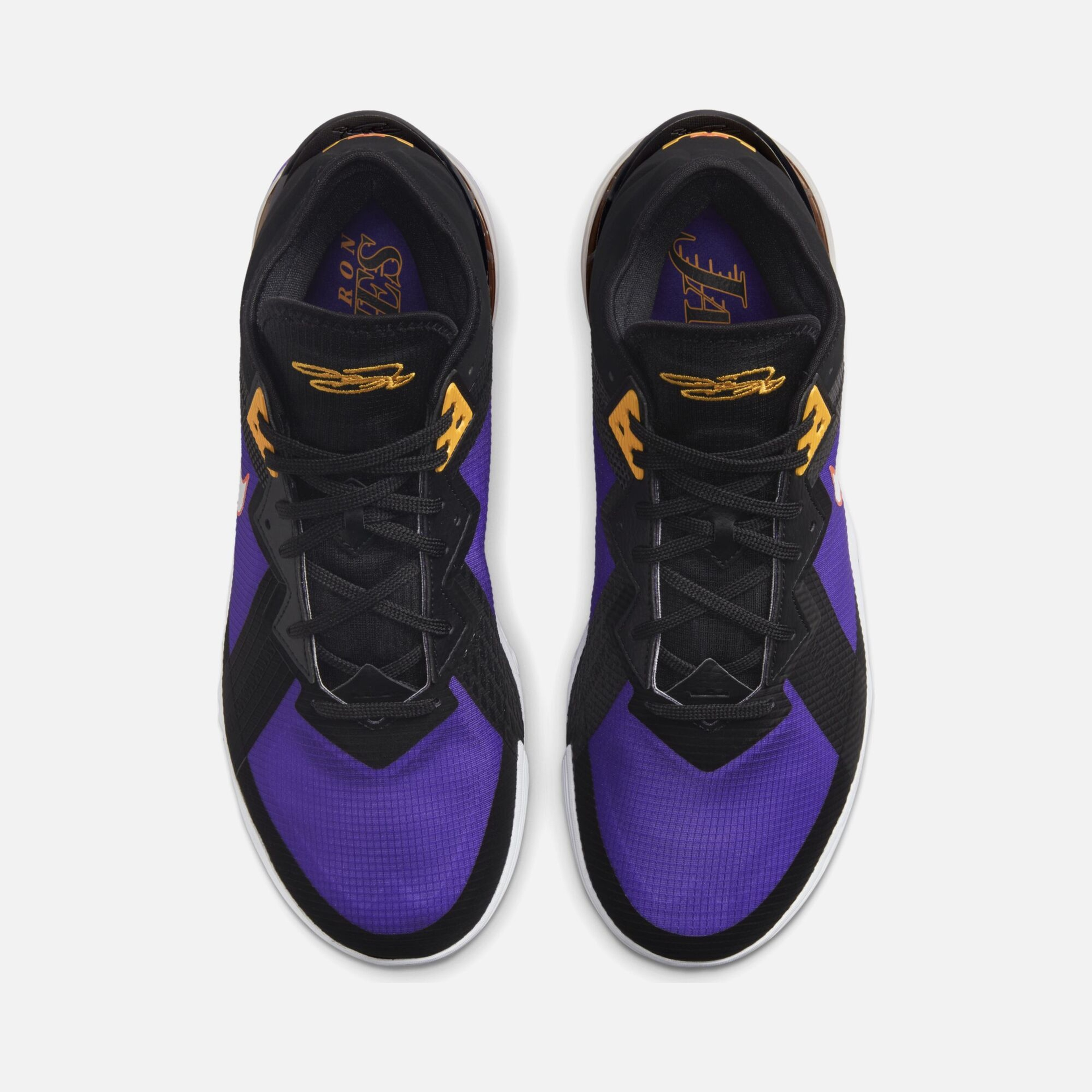 Nike LeBron James XVIII Low Erkek Basketbol Ayakkabısı