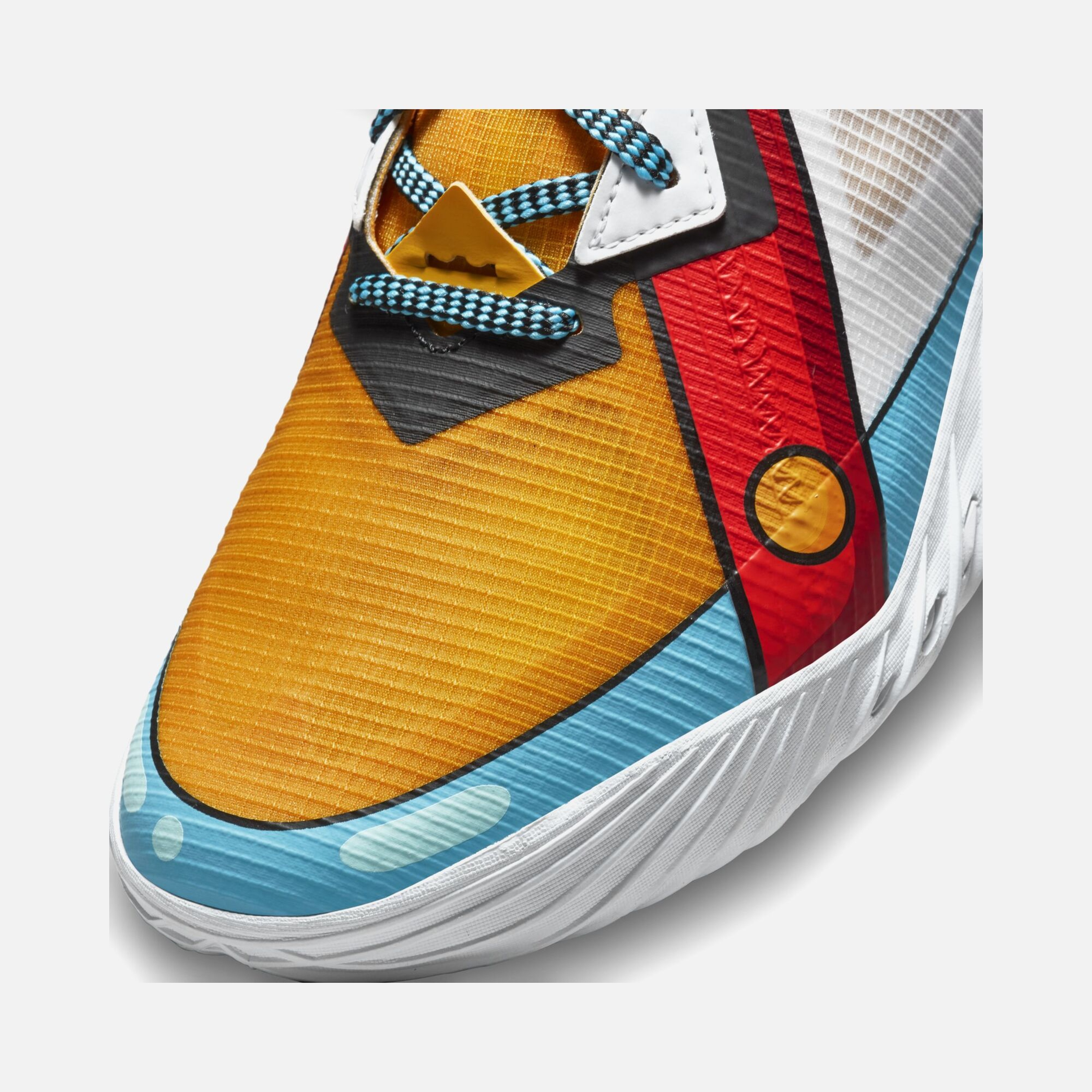 Nike LeBron James XVIII Low Erkek Basketbol Ayakkabısı