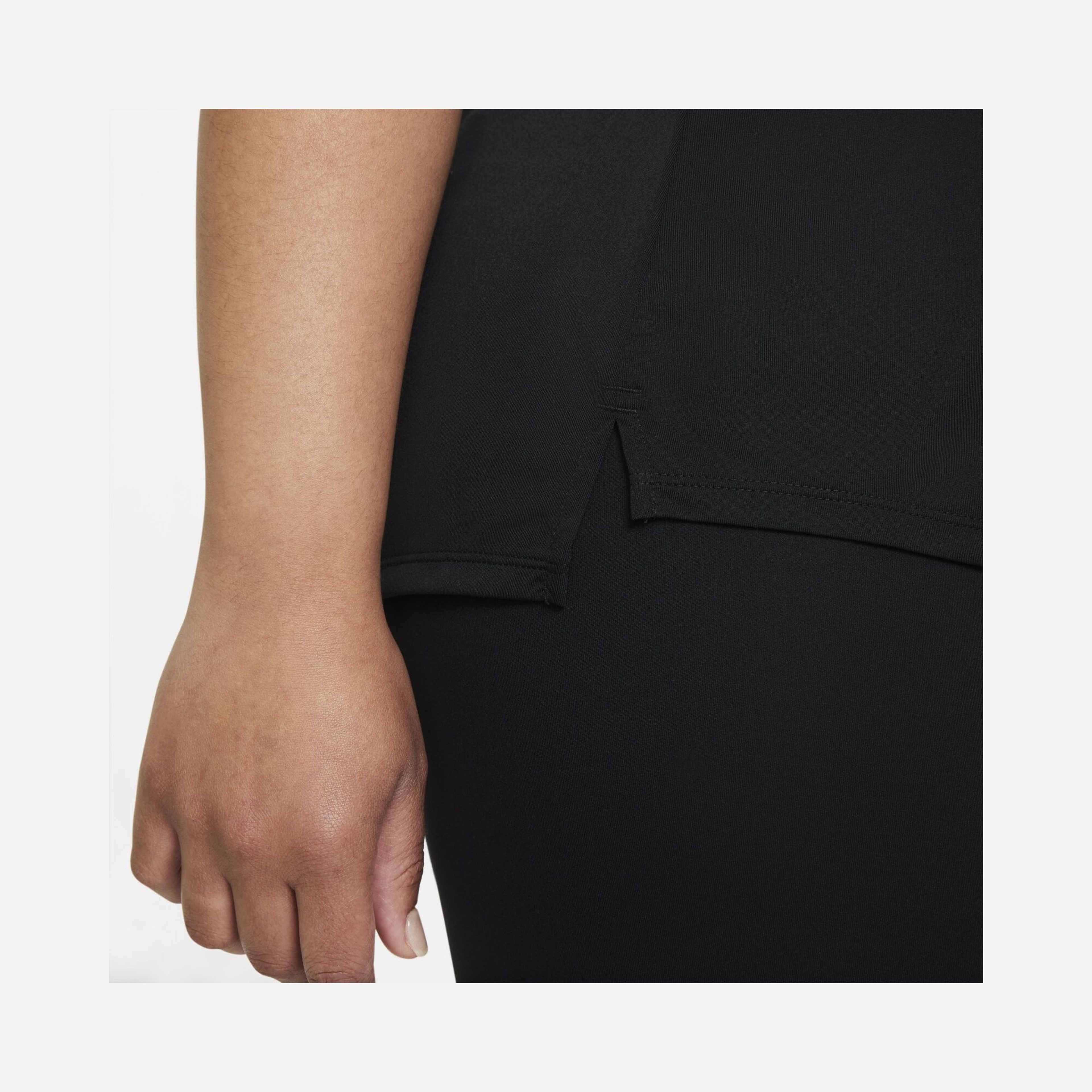 Nike Dri-Fit One Elastika Standard Fit Kadın Atlet