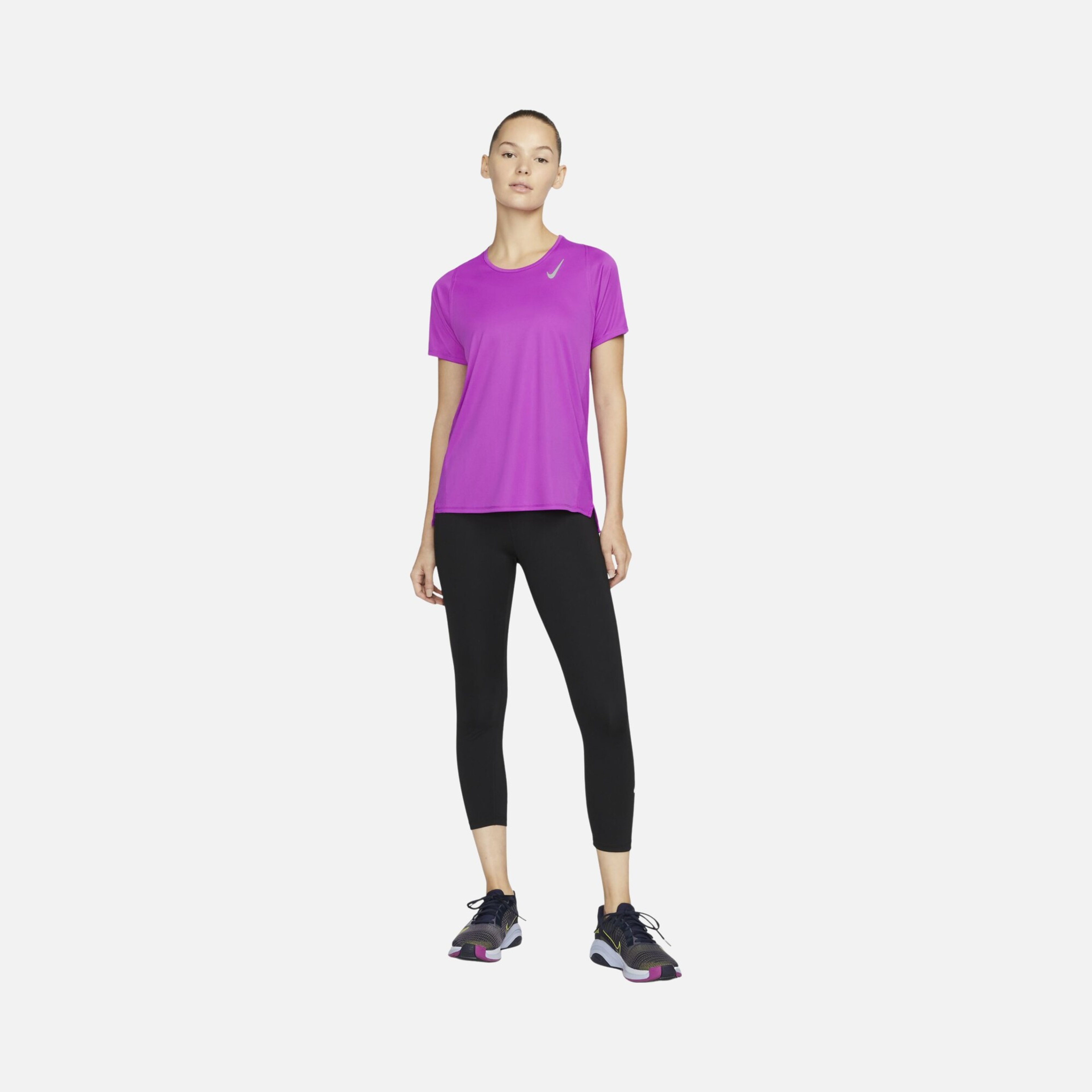 Nike Dri-Fit Race Running Short-Sleeve Kadın Tişört