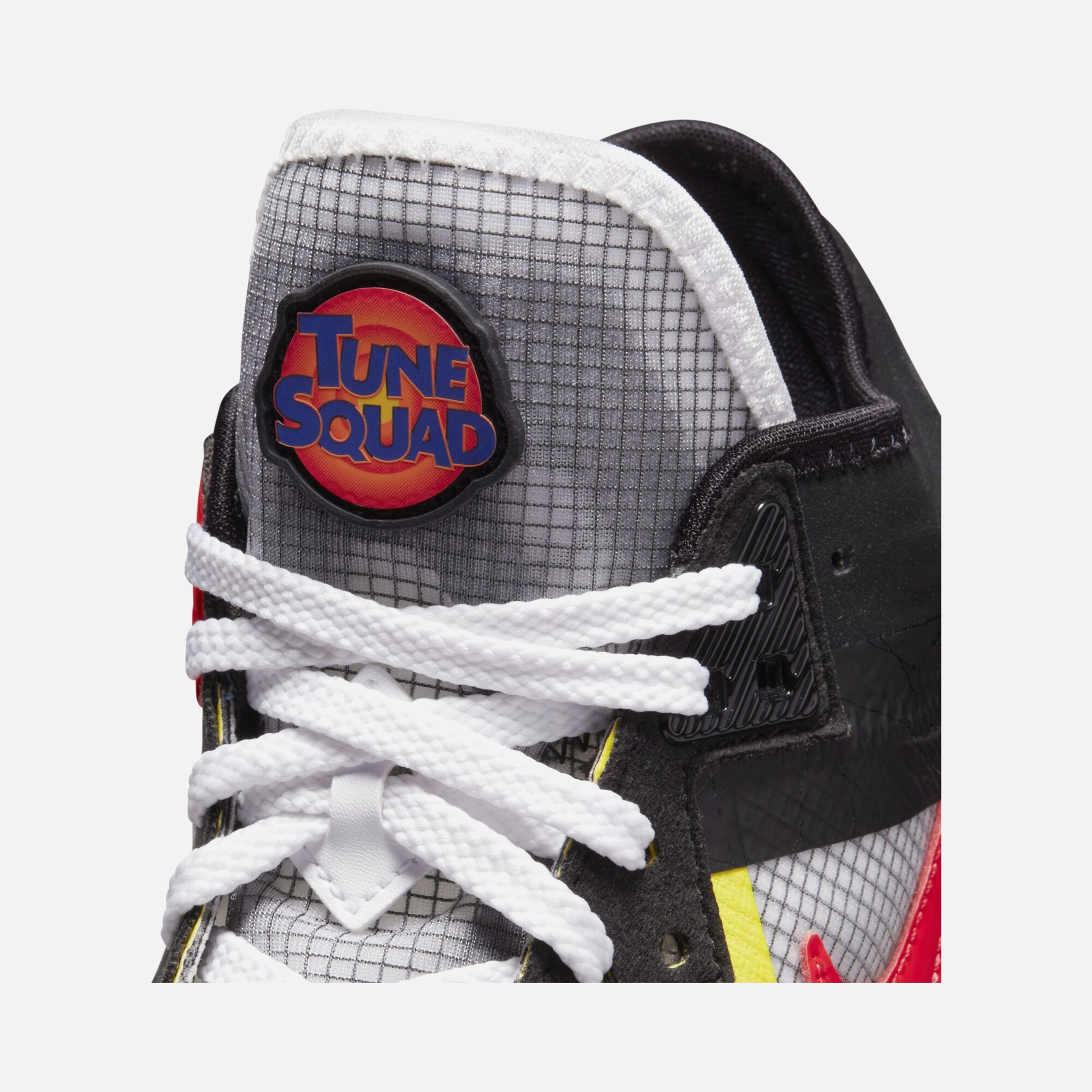 Nike LeBron James XVIII Low Erkek Basketbol Ayakkabısı