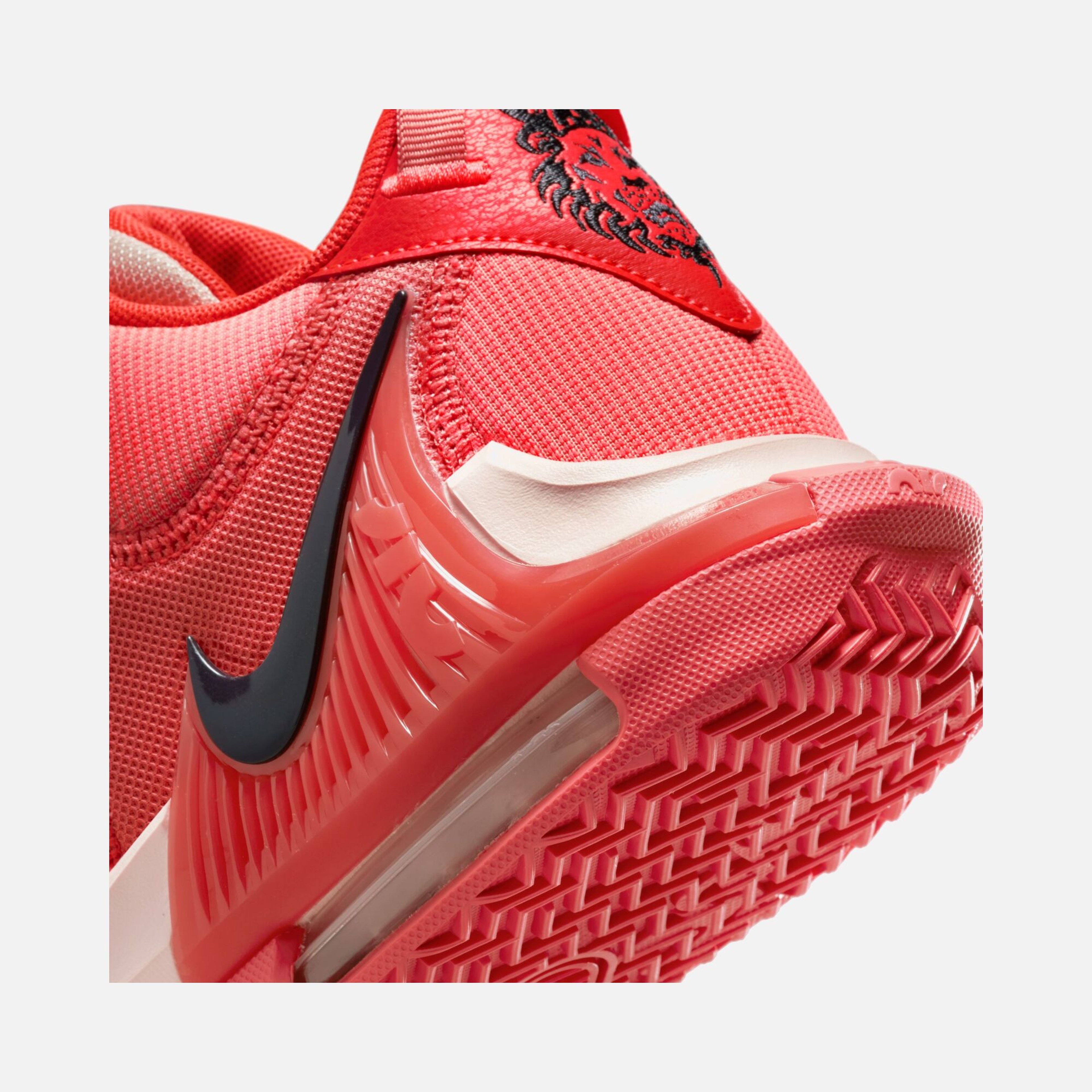 Nike LeBron James Witness VII Erkek Basketbol Ayakkabısı