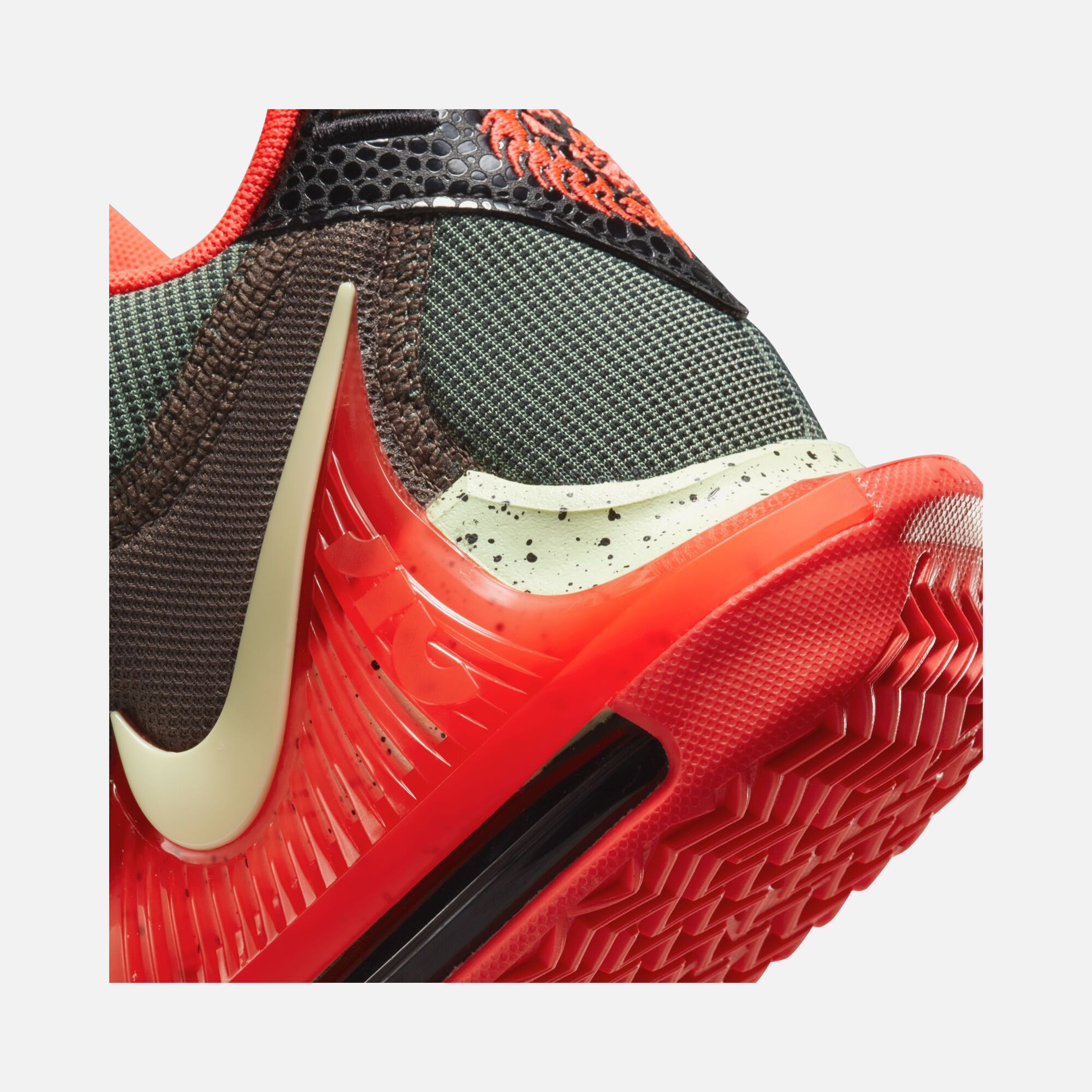 Nike LeBron James Witness VII Erkek Basketbol Ayakkabısı