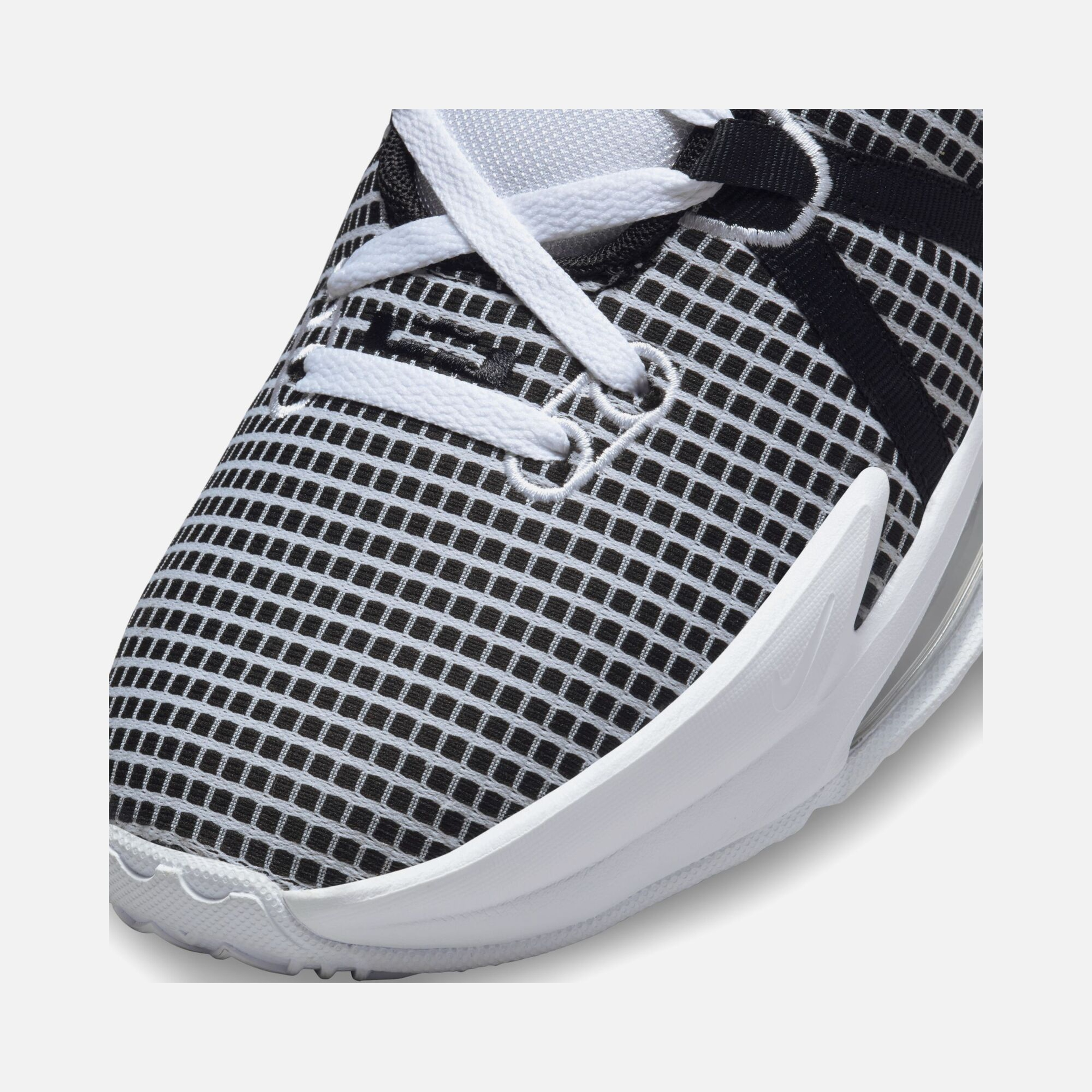 Nike LeBron James Witness VII Erkek Basketbol Ayakkabısı