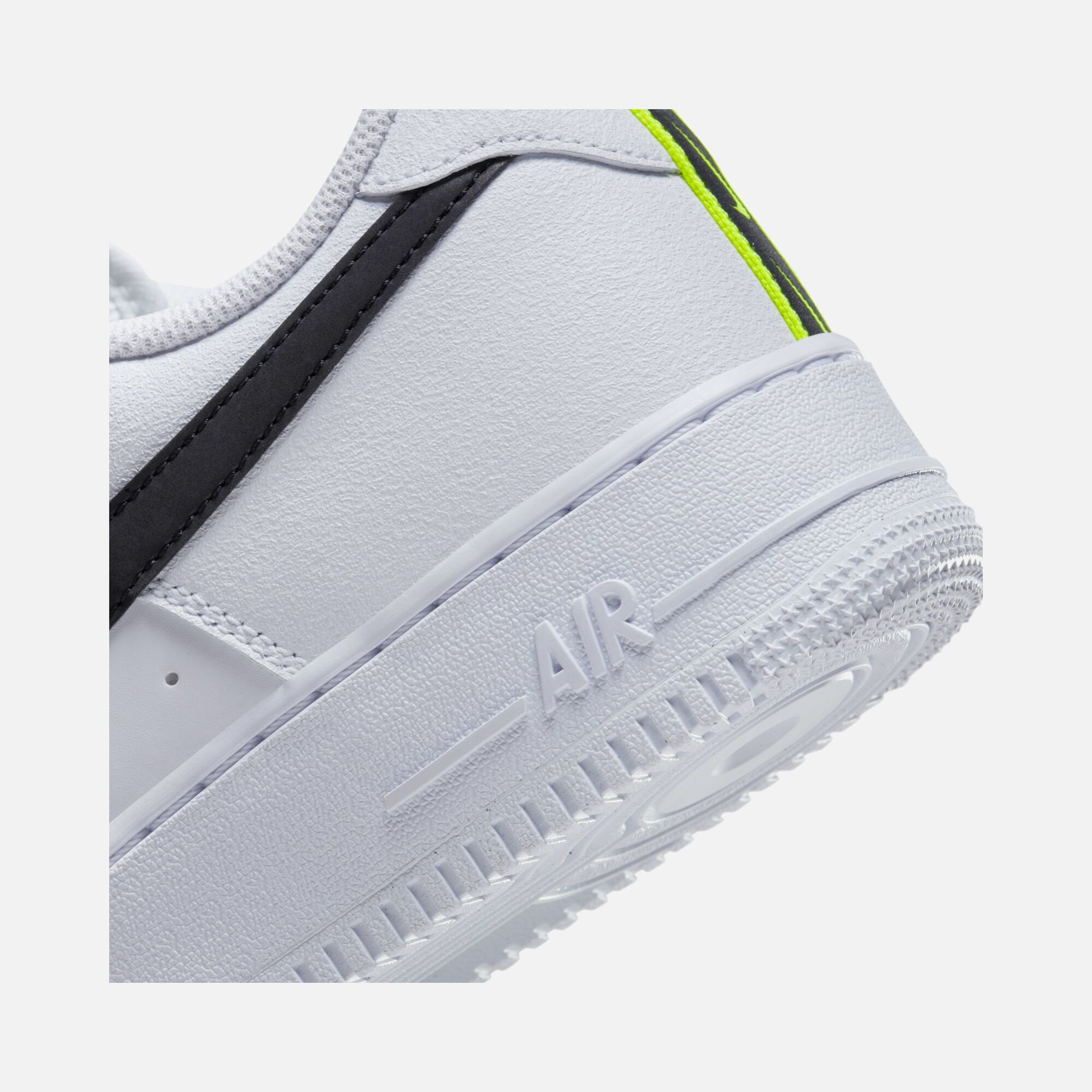 Nike Air Force 1 '07 Erkek Spor Ayakkabı