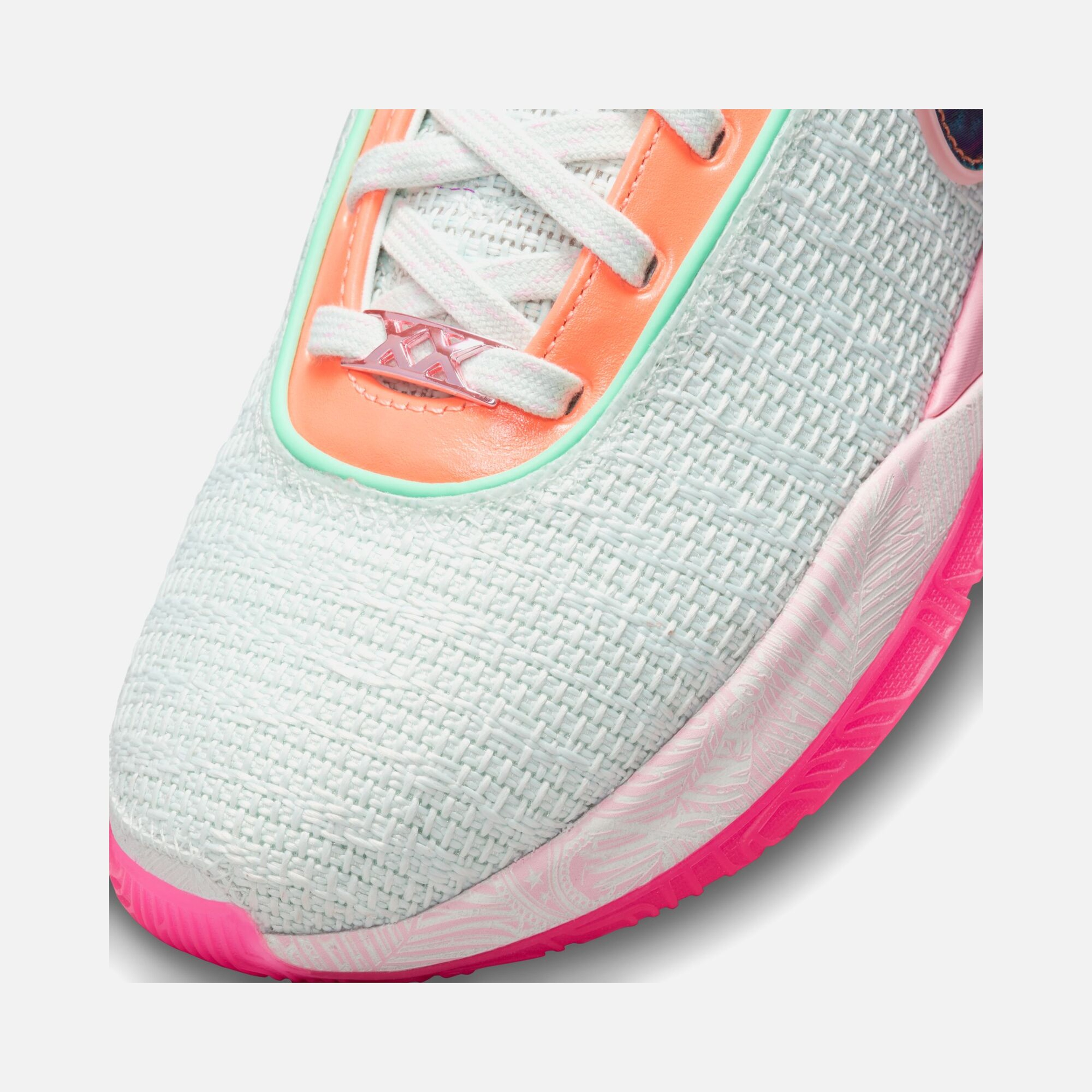 Nike LeBron XX Erkek Basketbol Ayakkabısı