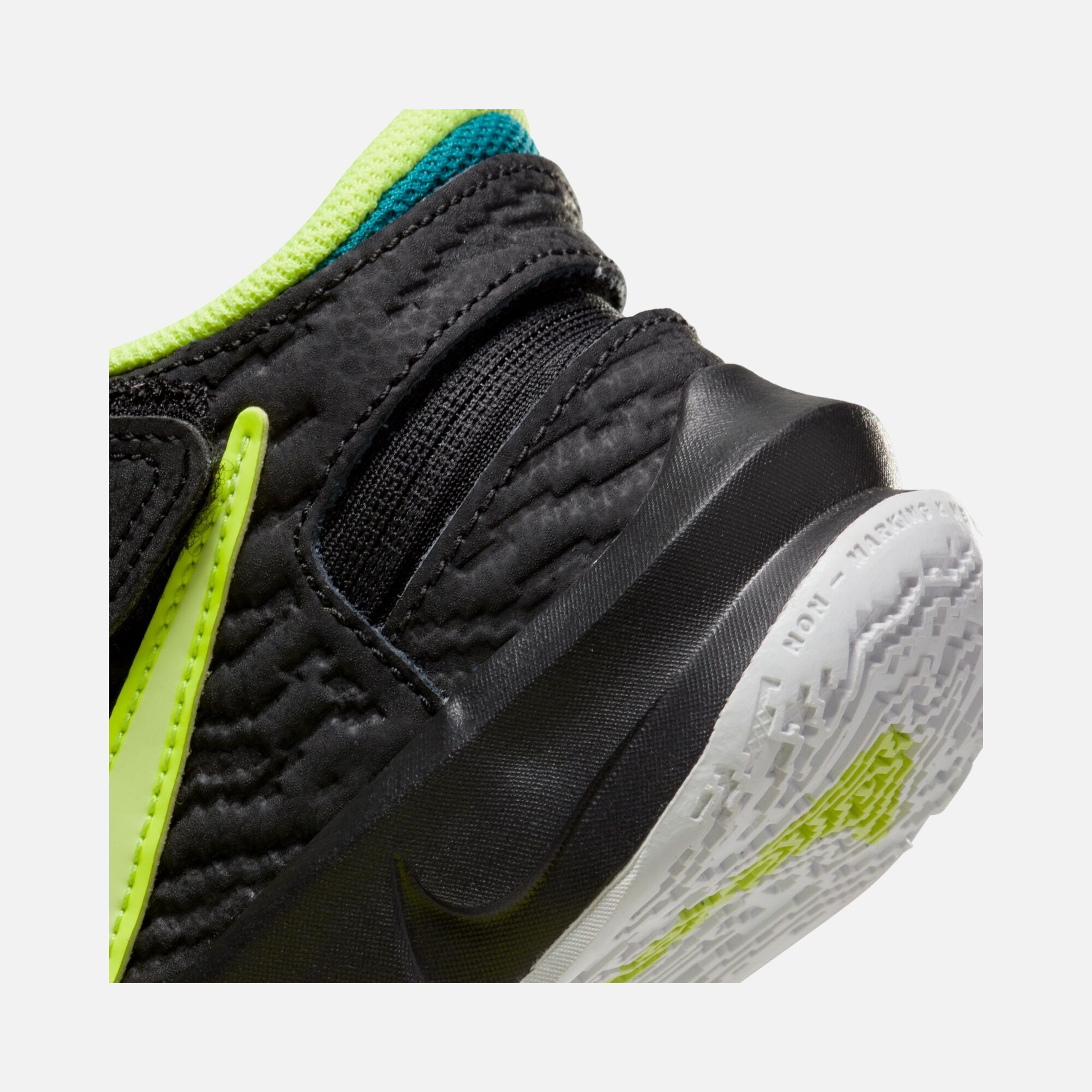 Nike Team Hustle D 10 FlyEase (PS) Çocuk Basketbol Ayakkabısı