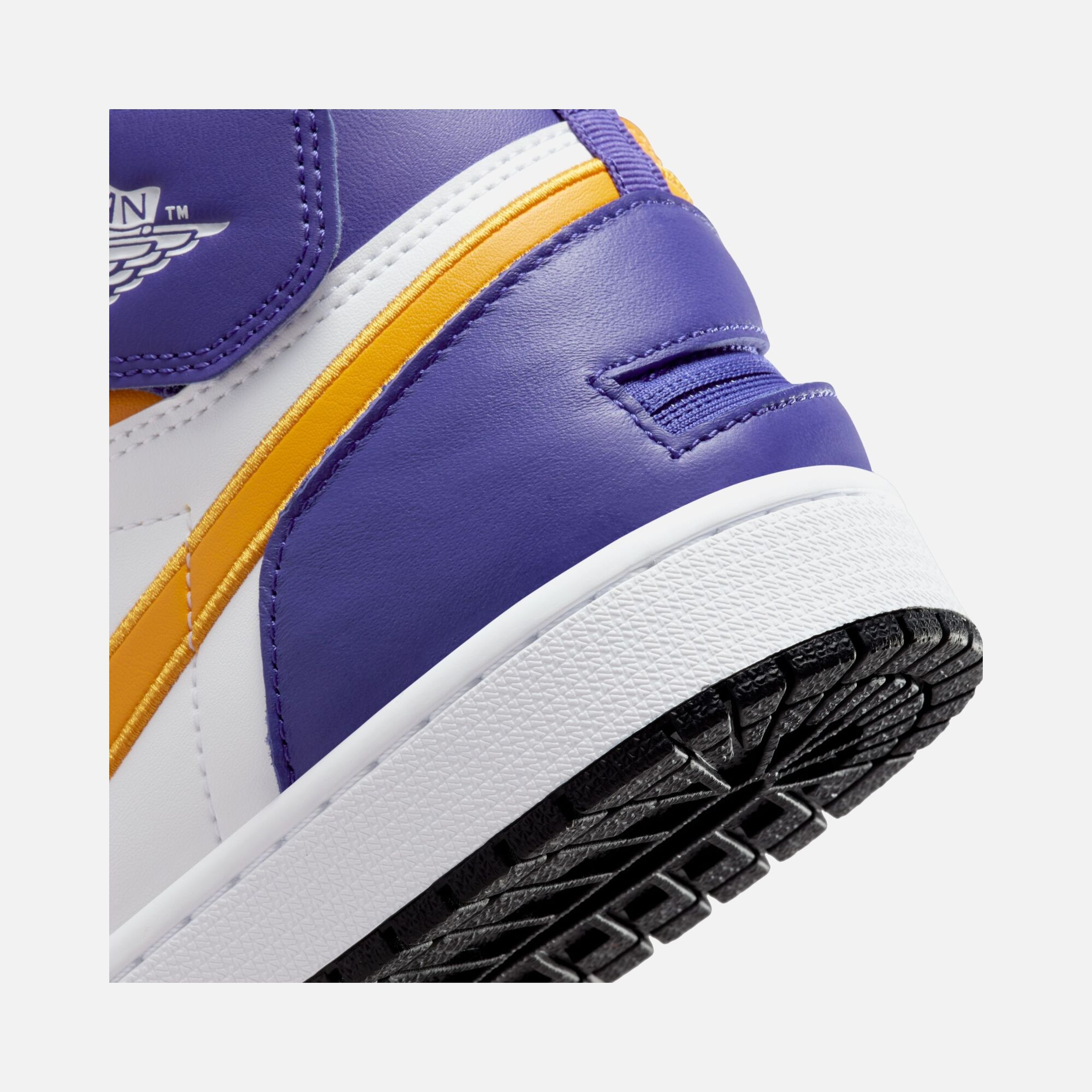 Nike Air Jordan 1 High FlyEase Erkek Spor Ayakkabı