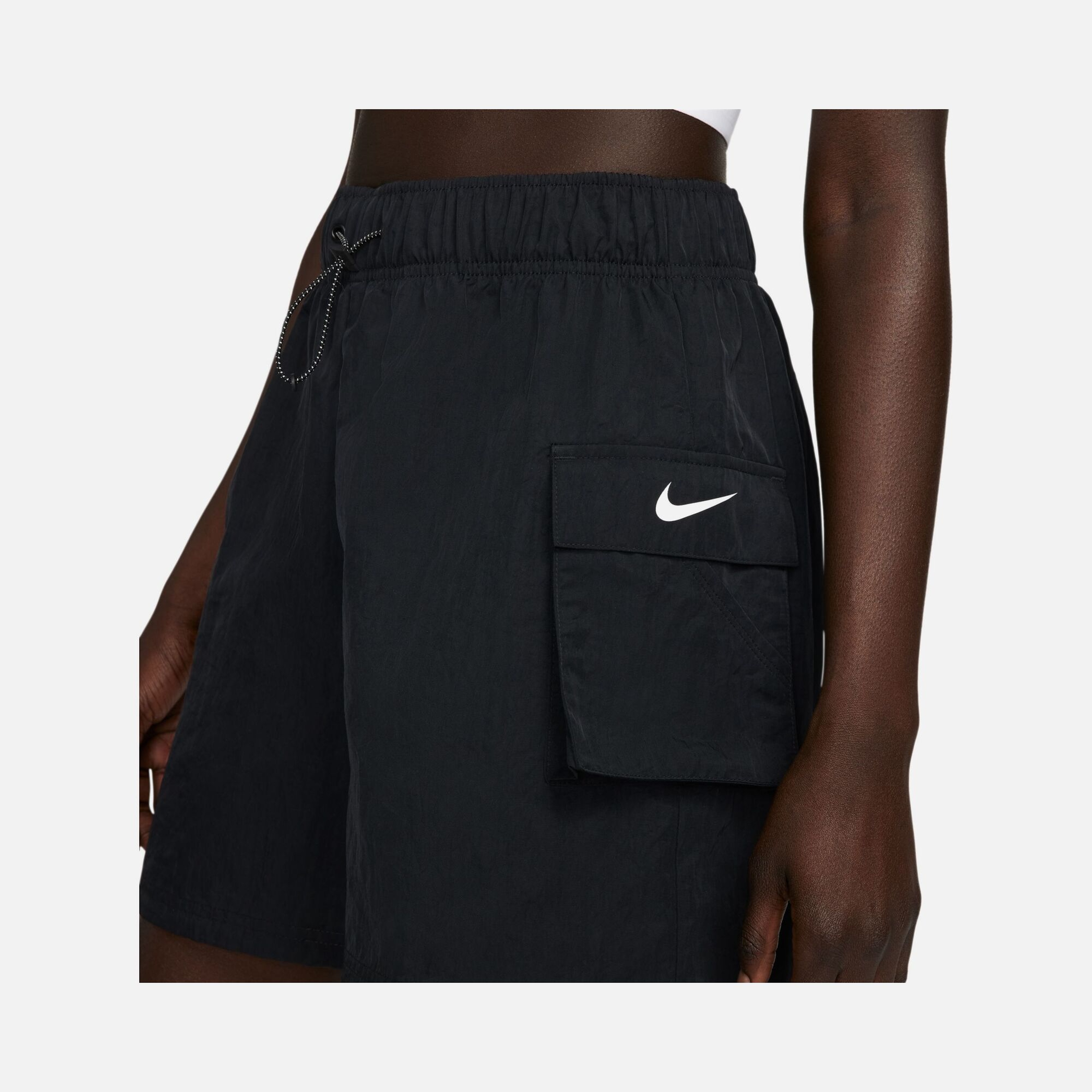 Nike Sportswear Essential Woven High-Rise Kadın Şort