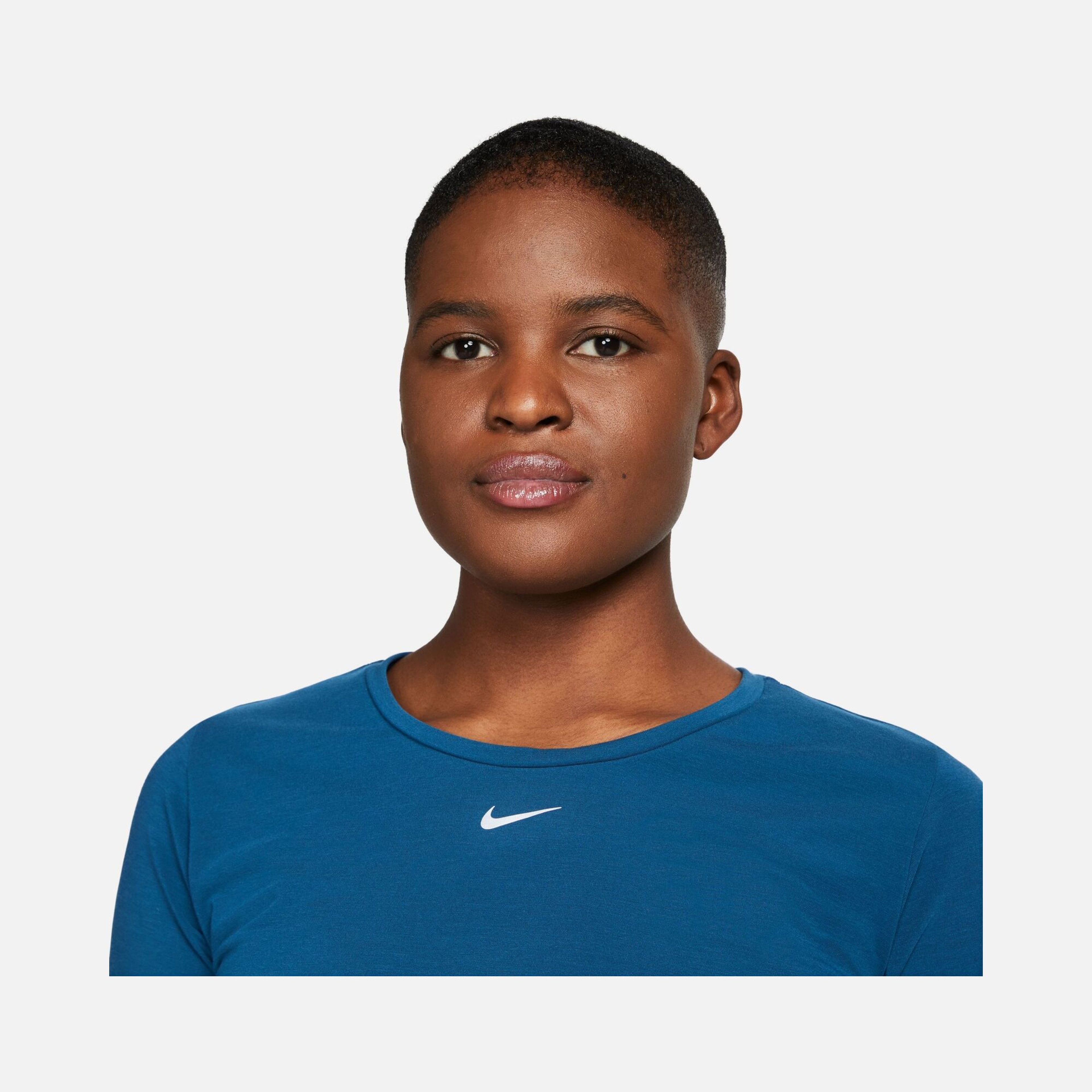 Nike Dri-Fit One Luxe Standard Fit Short-Sleeve Kadın Tişört