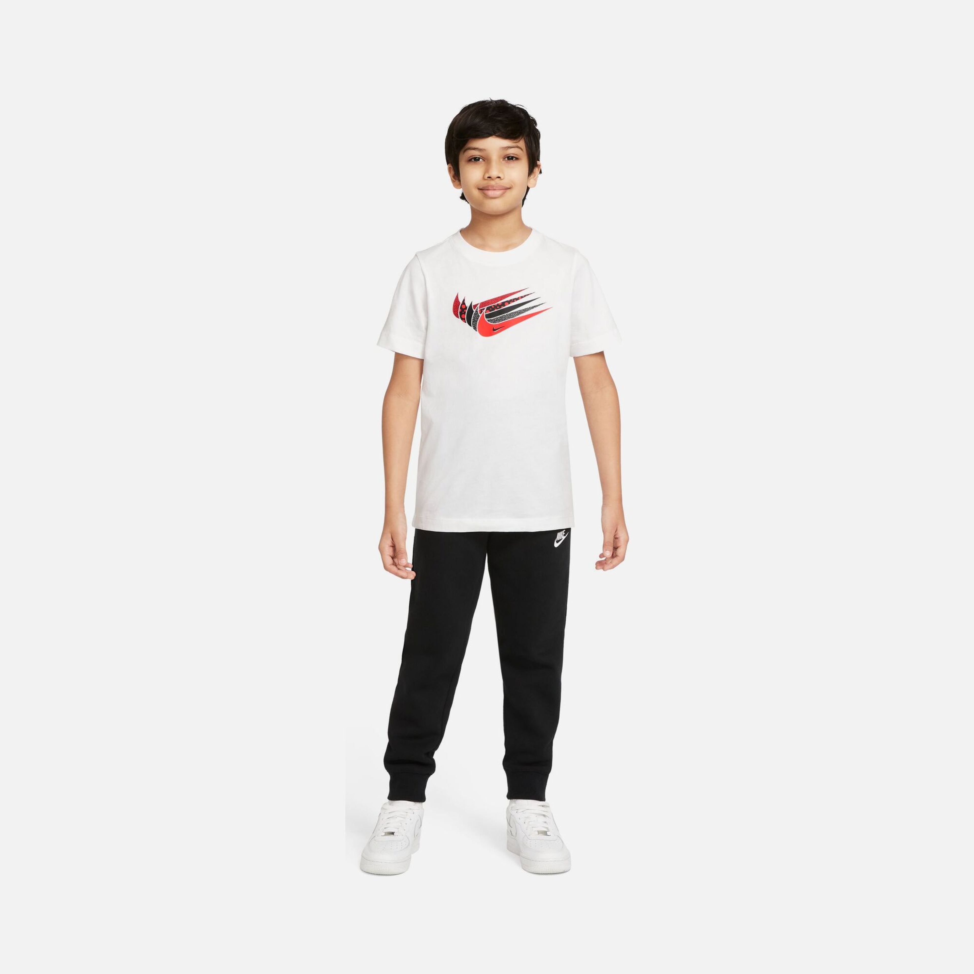 Nike Sportswear Core Brandmark 3 Swoosh Graphic Short-Sleeve Çocuk Tişört