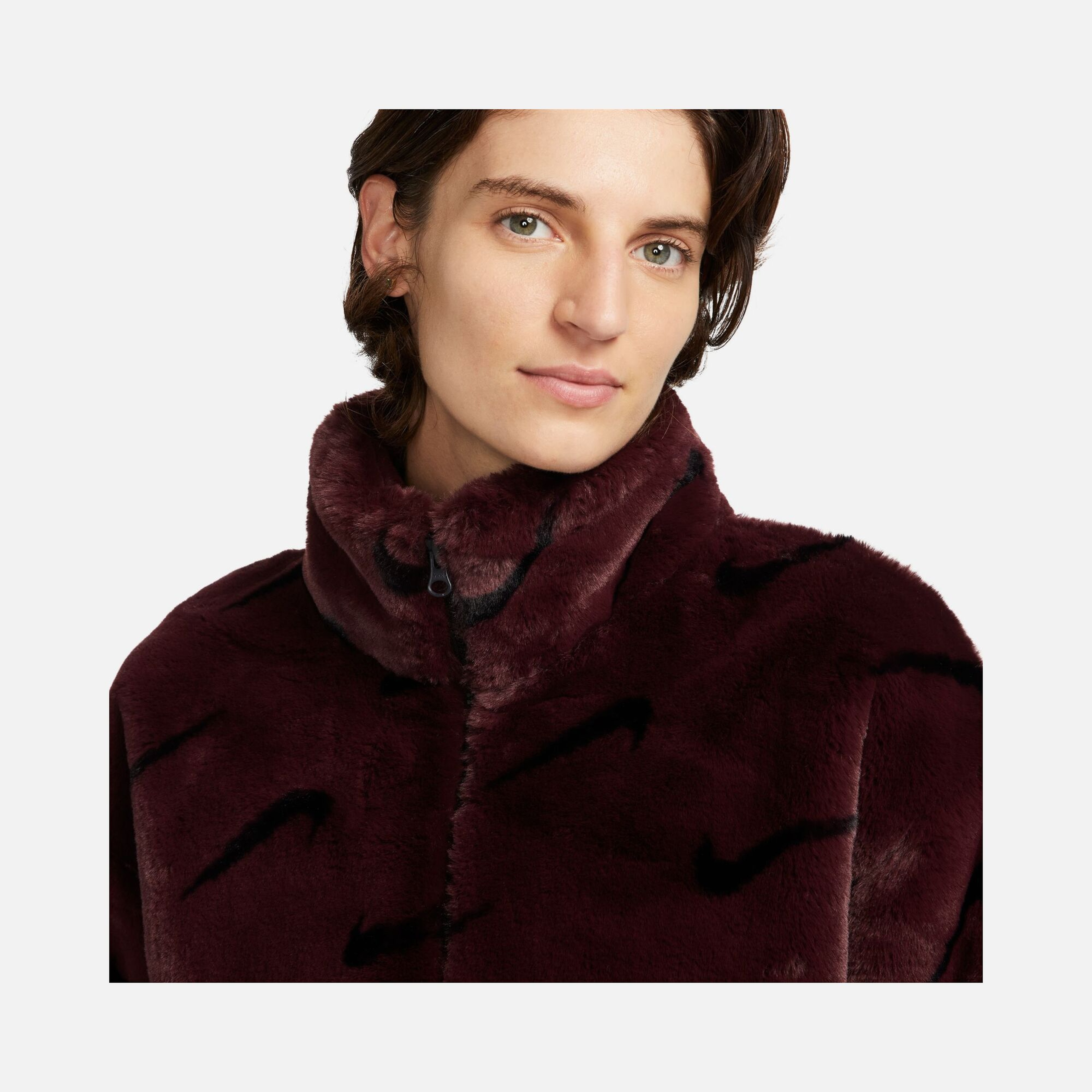 Nike Sportswear Plush Swoosh Printed Faux Fur Full-Zip Kadın Ceket