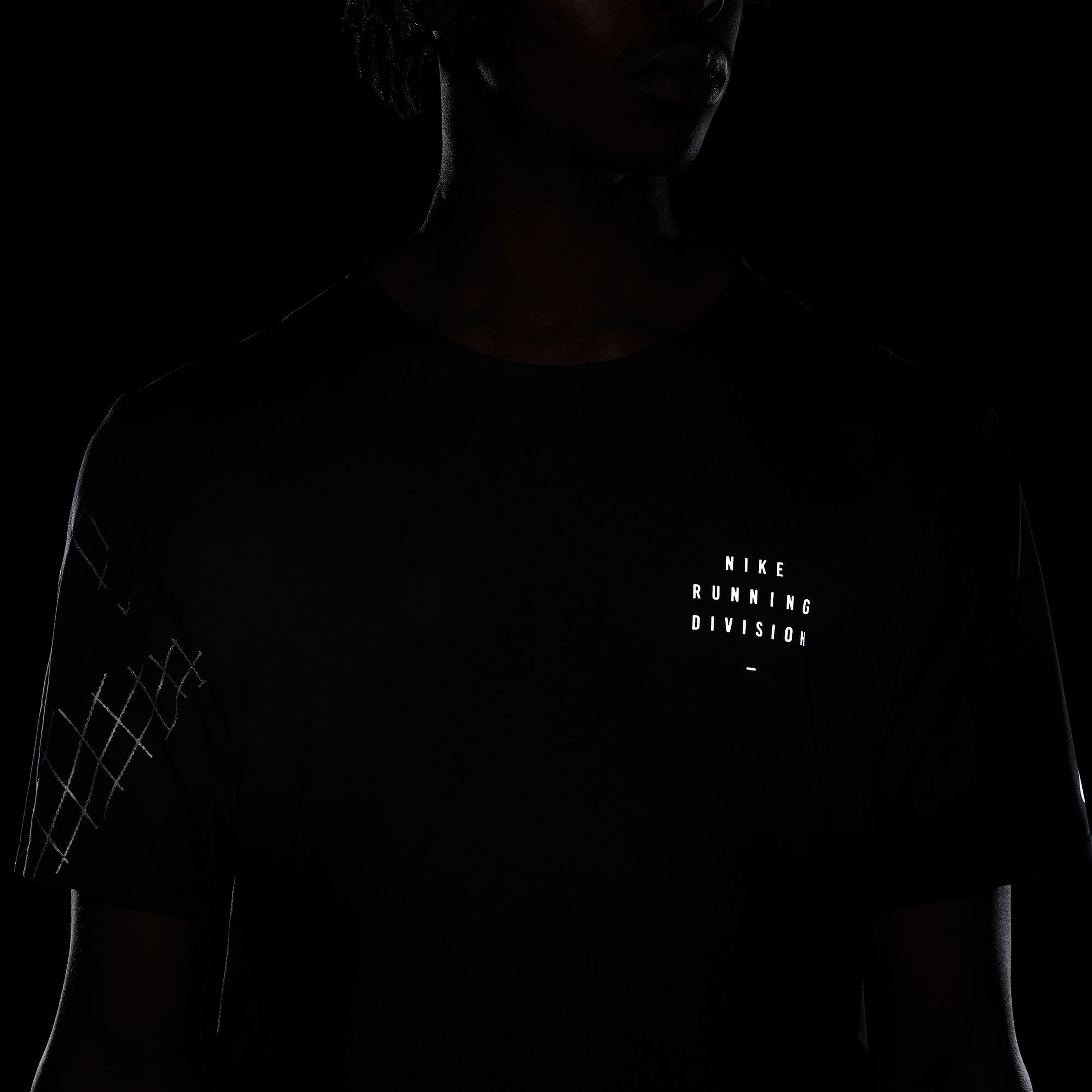 Nike Dri-Fit Run Division Rise 365 Flash Running Short-Sleeve Erkek Tişört