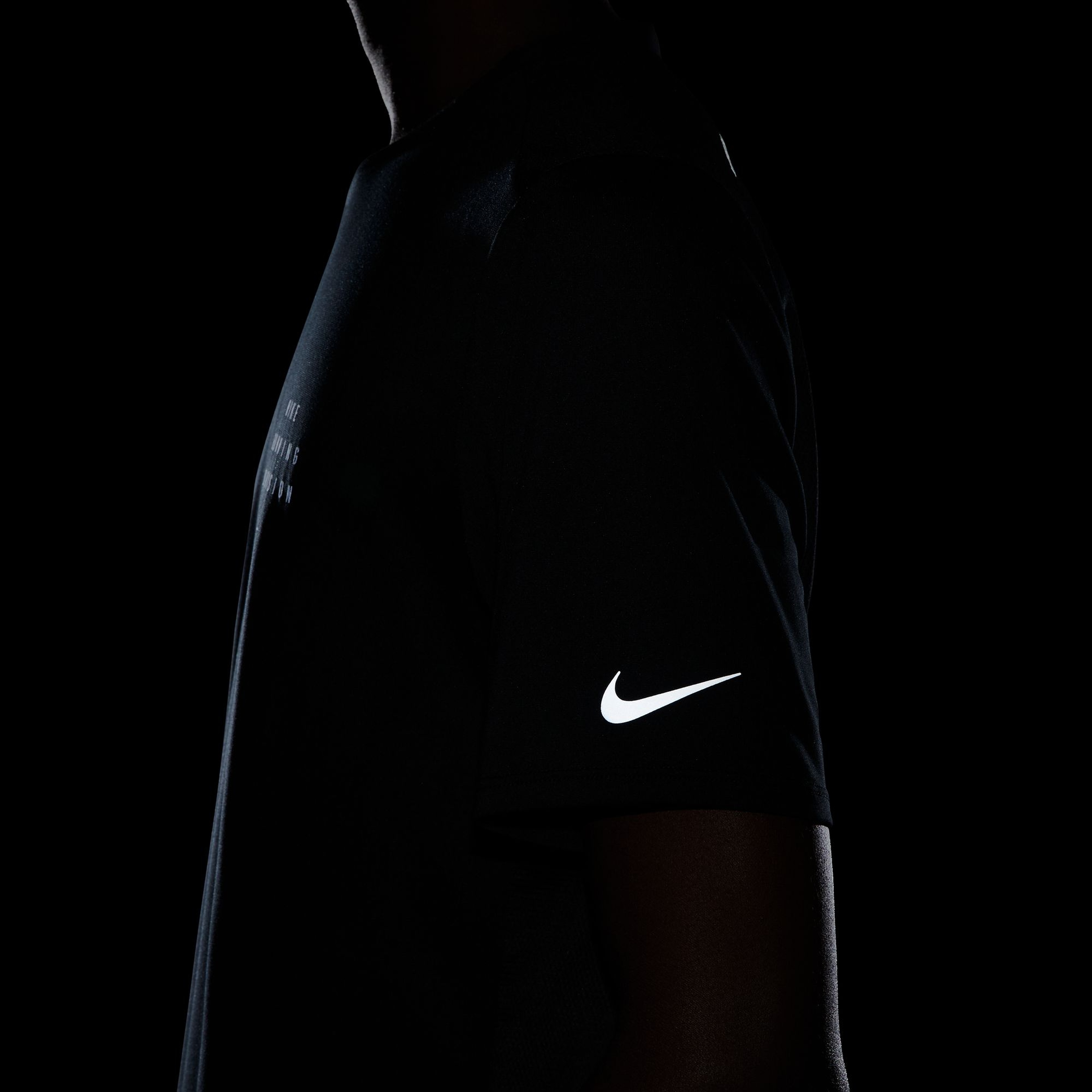 Nike Dri-Fit Run Division Rise 365 Flash Running Short-Sleeve Erkek Tişört