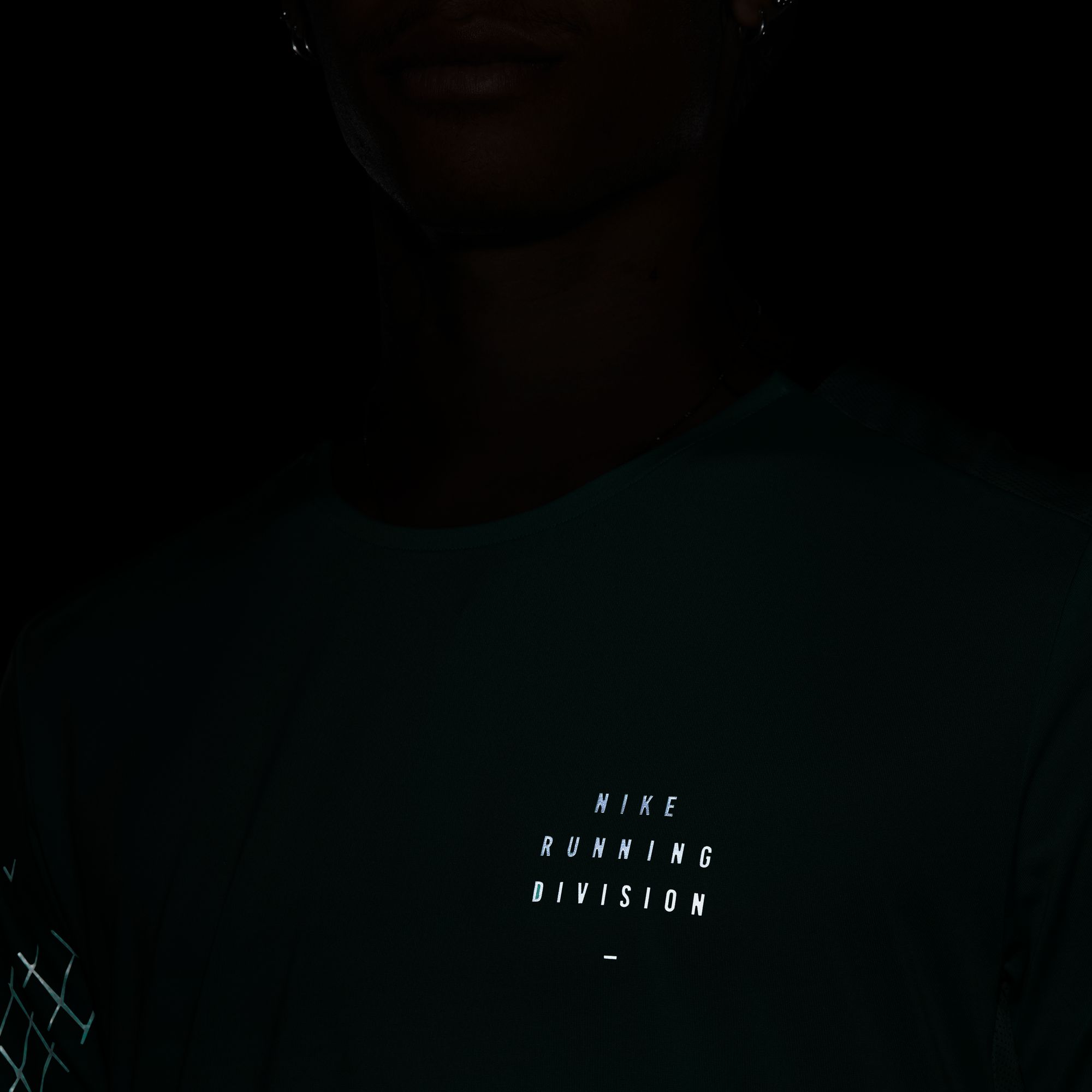 Nike Dri-Fit Run Division Rise 365 Flash Running Short-Sleeve Erkek Tişört