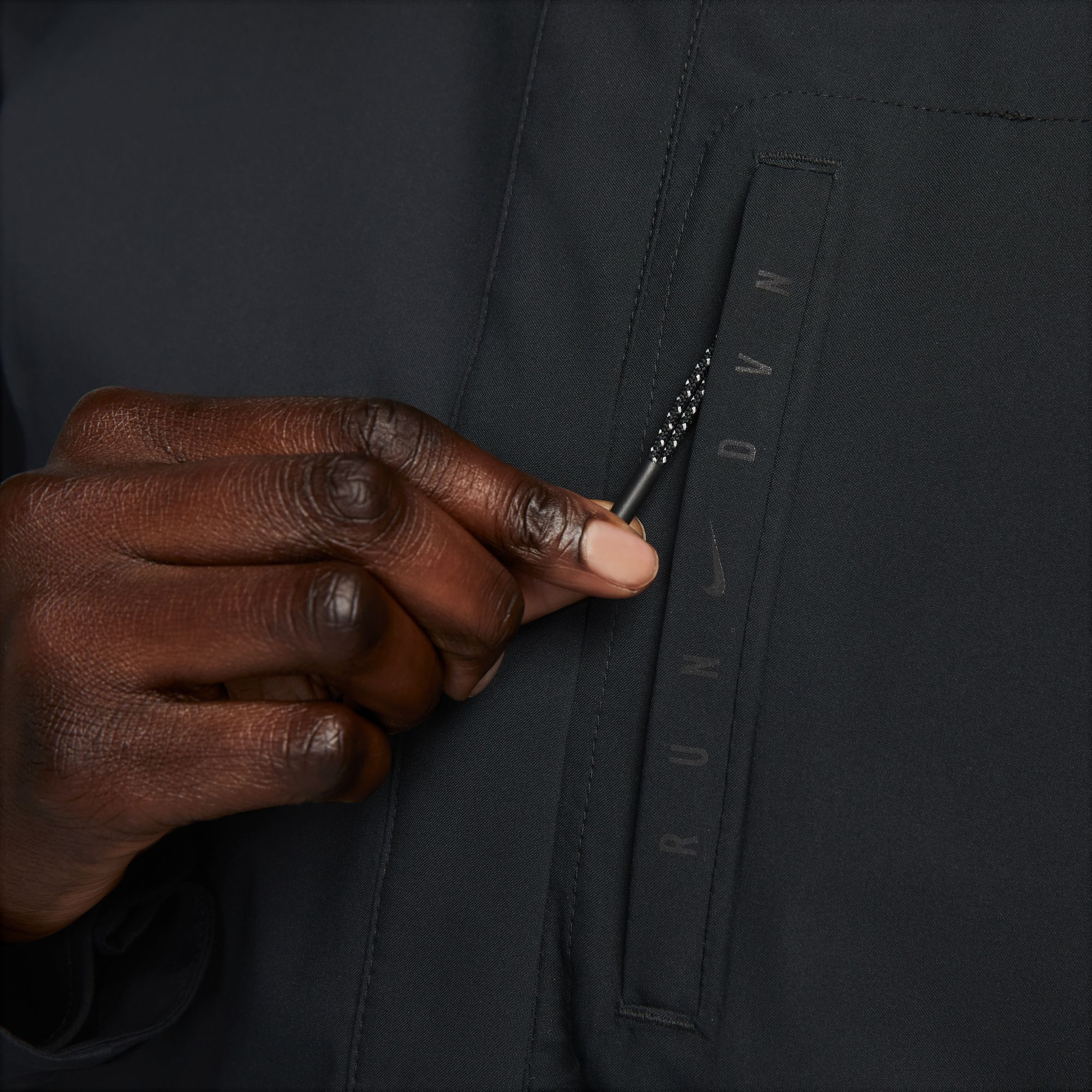 Nike Storm-Fit Run Division Full-Zip Hoodie Kadın Ceket