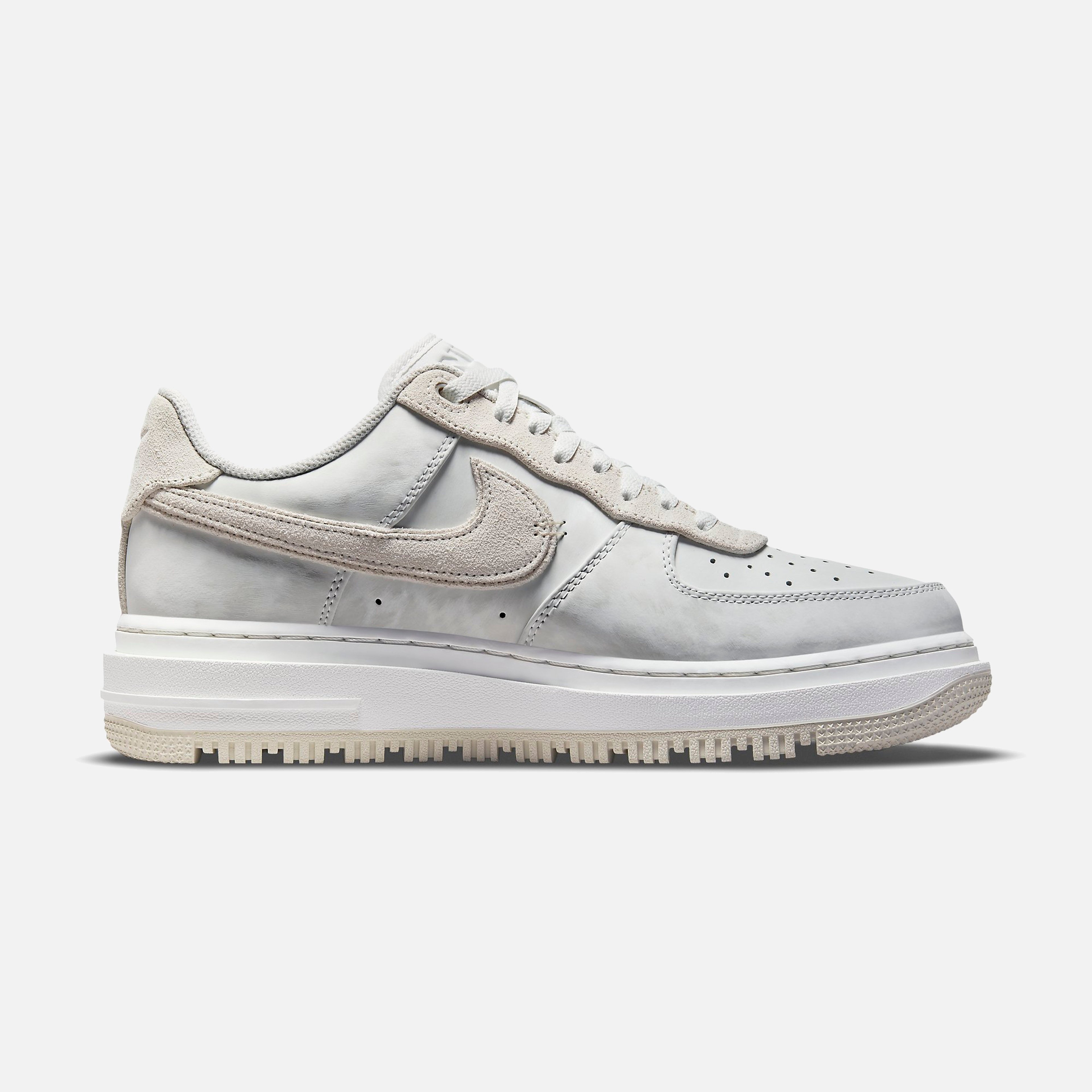 Nike Air Force 1 LUXE CO Erkek Spor Ayakkabı
