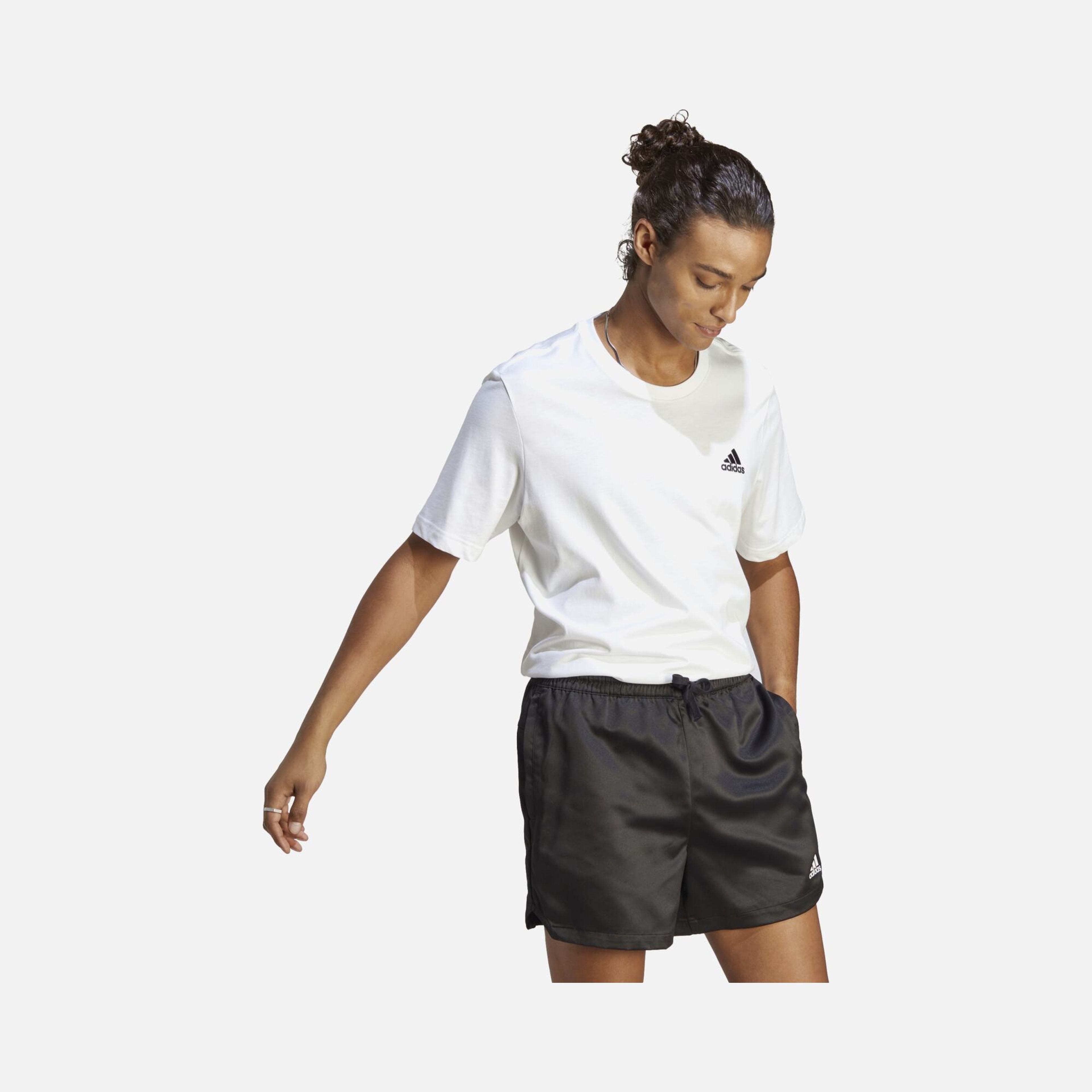 adidas Essentials Single Jersey Embroidered Small Logo Short-Sleeve Erkek Tişört