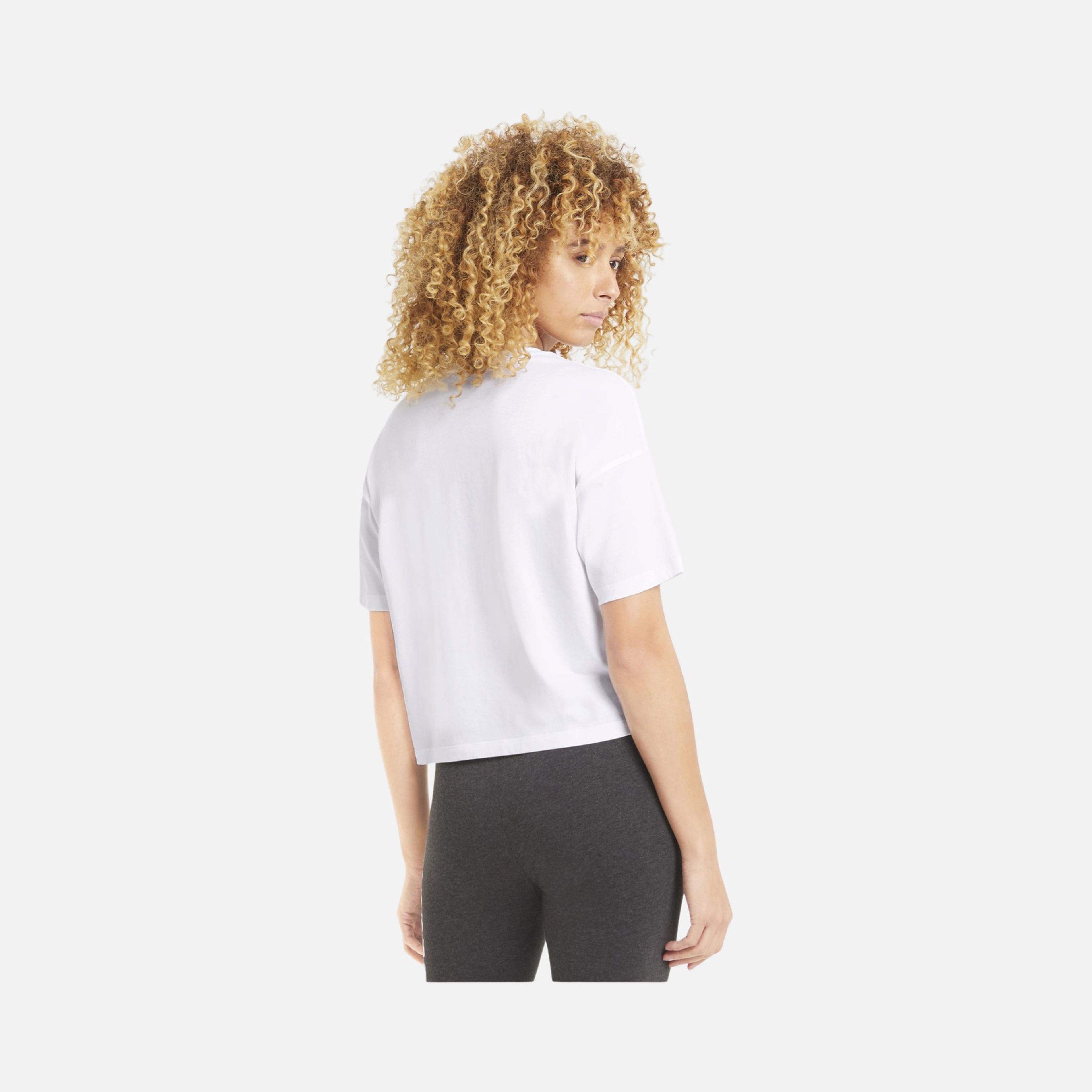 Puma Sportswear Essentials Logo Cropped Short-Sleeve Kadın Tişört