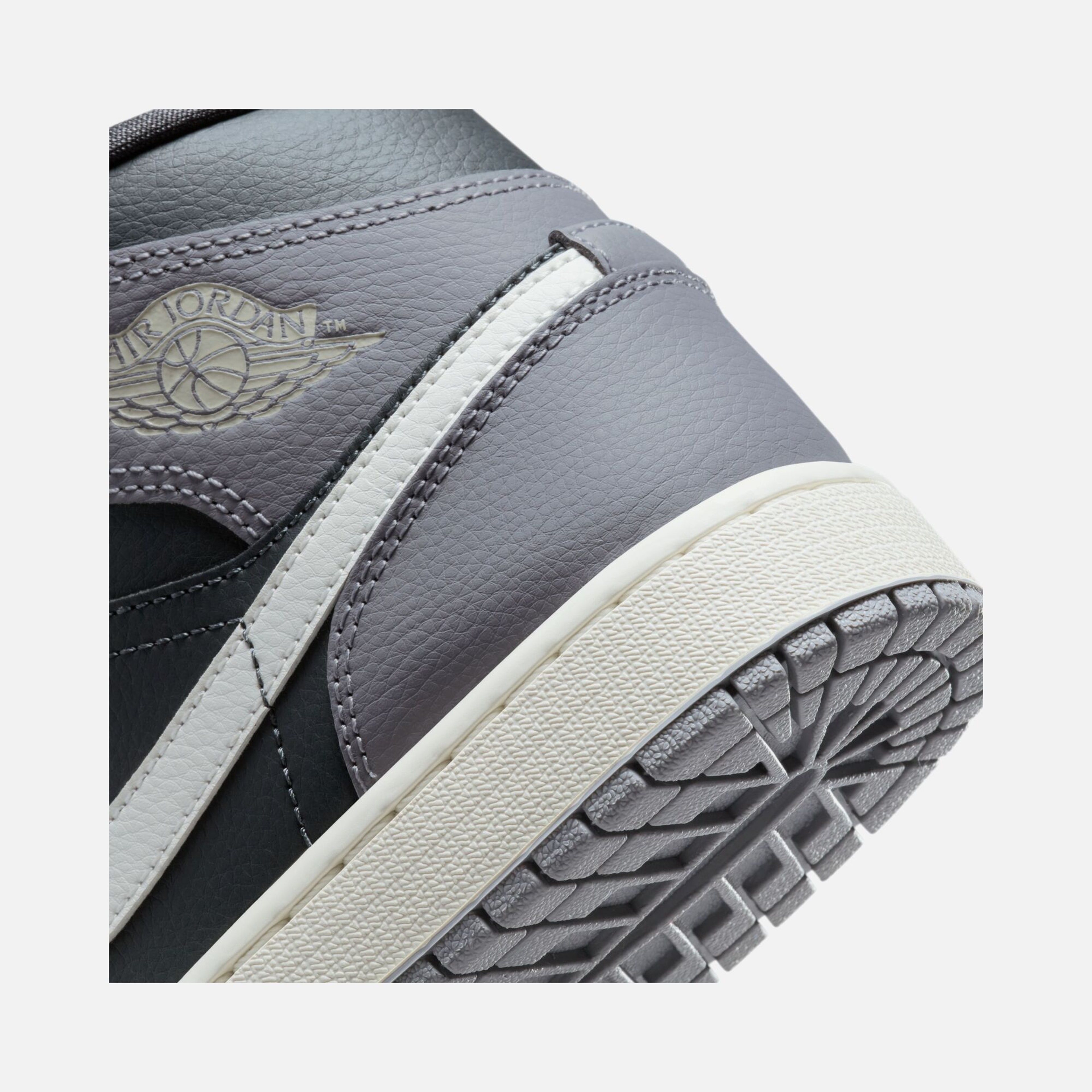 Nike Air Jordan 1 Mid Kadın Spor Ayakkabı