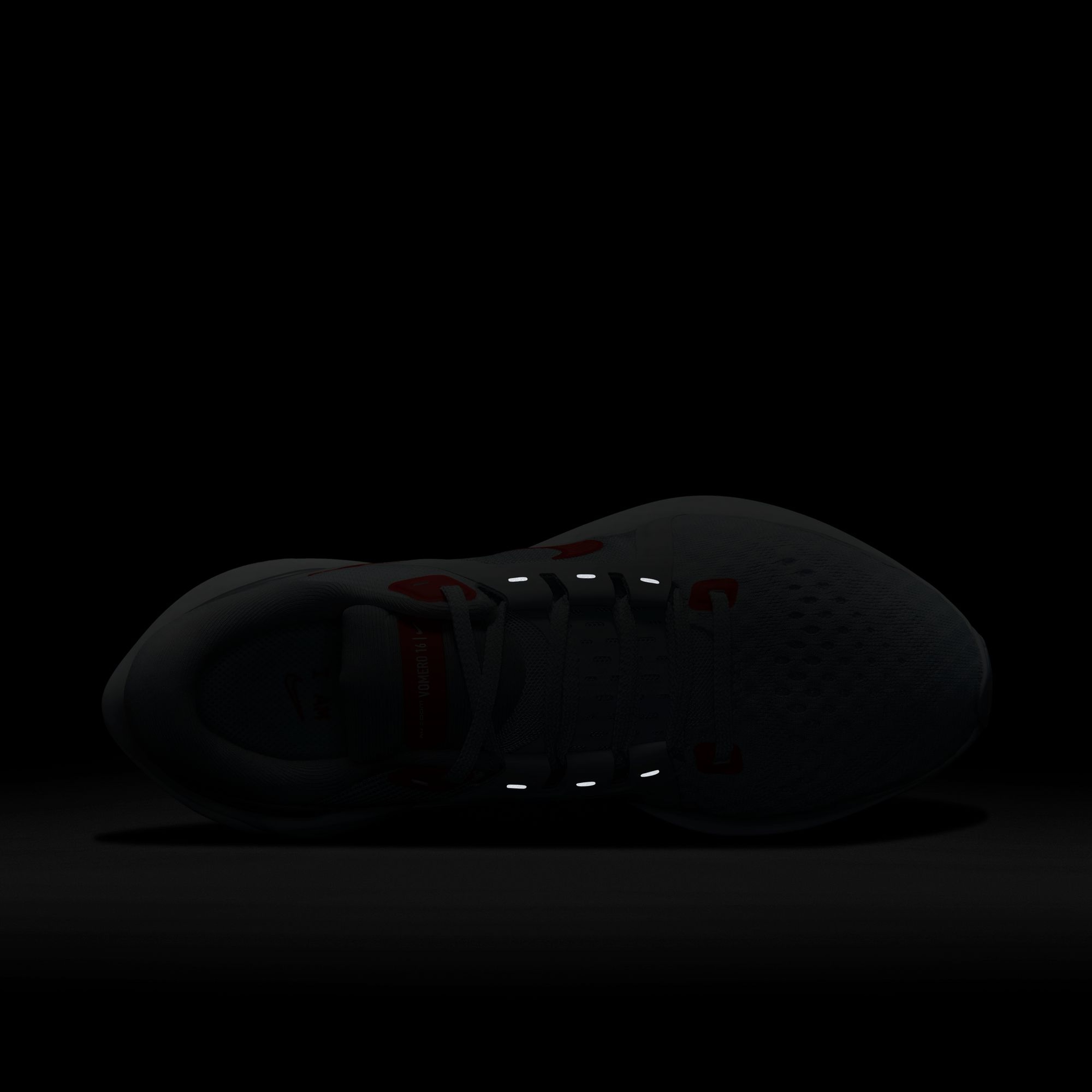 Nike Air Zoom Vomero 16 Road Running Kadın Spor Ayakkabı