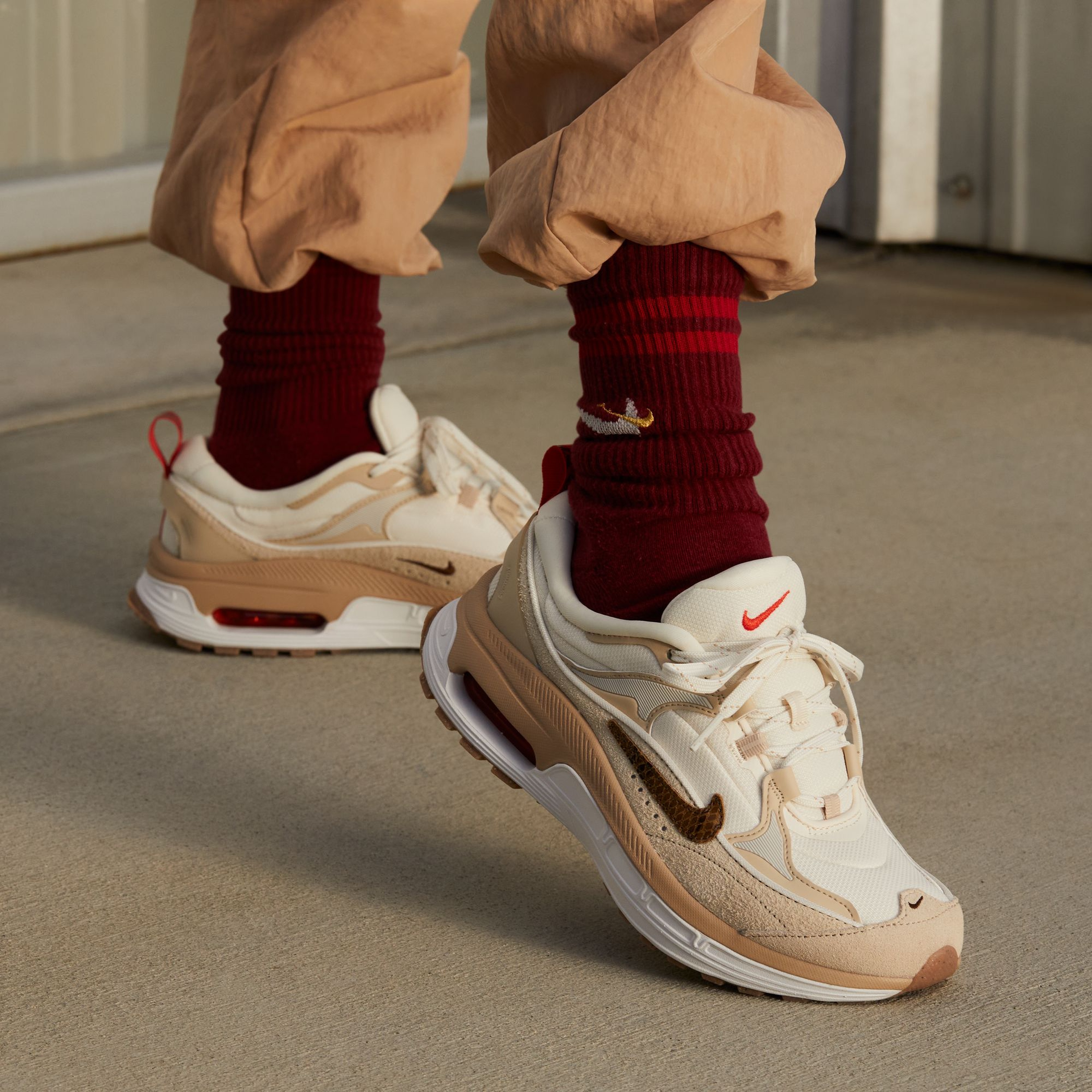 Nike Air Max Bliss SE Kadın Spor Ayakkabı