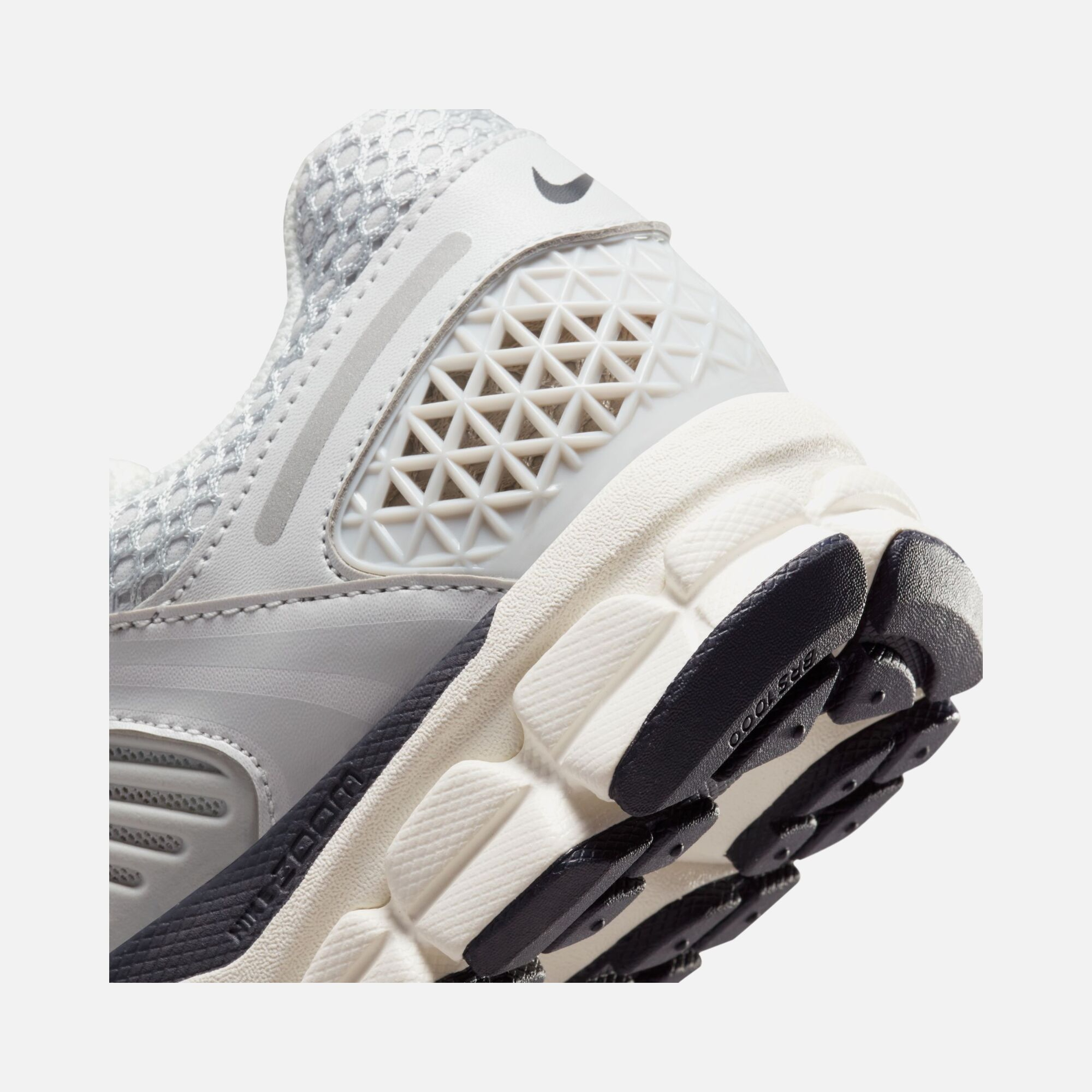 Nike Zoom Vomero 5 Kadın Spor Ayakkabı