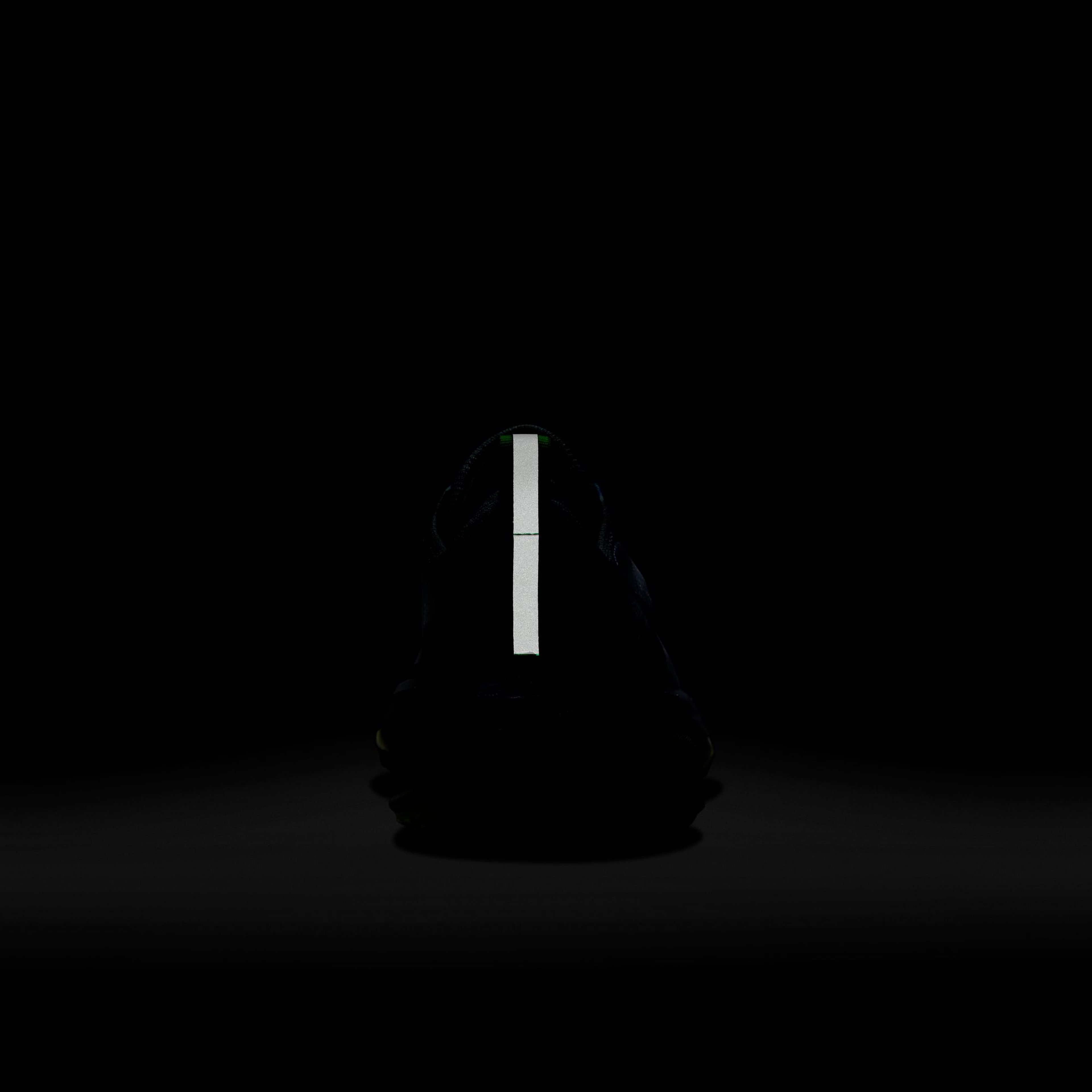 Nike ZoomX Invincible Run FlyKnit 3 Road Running Kadın Spor Ayakkabı