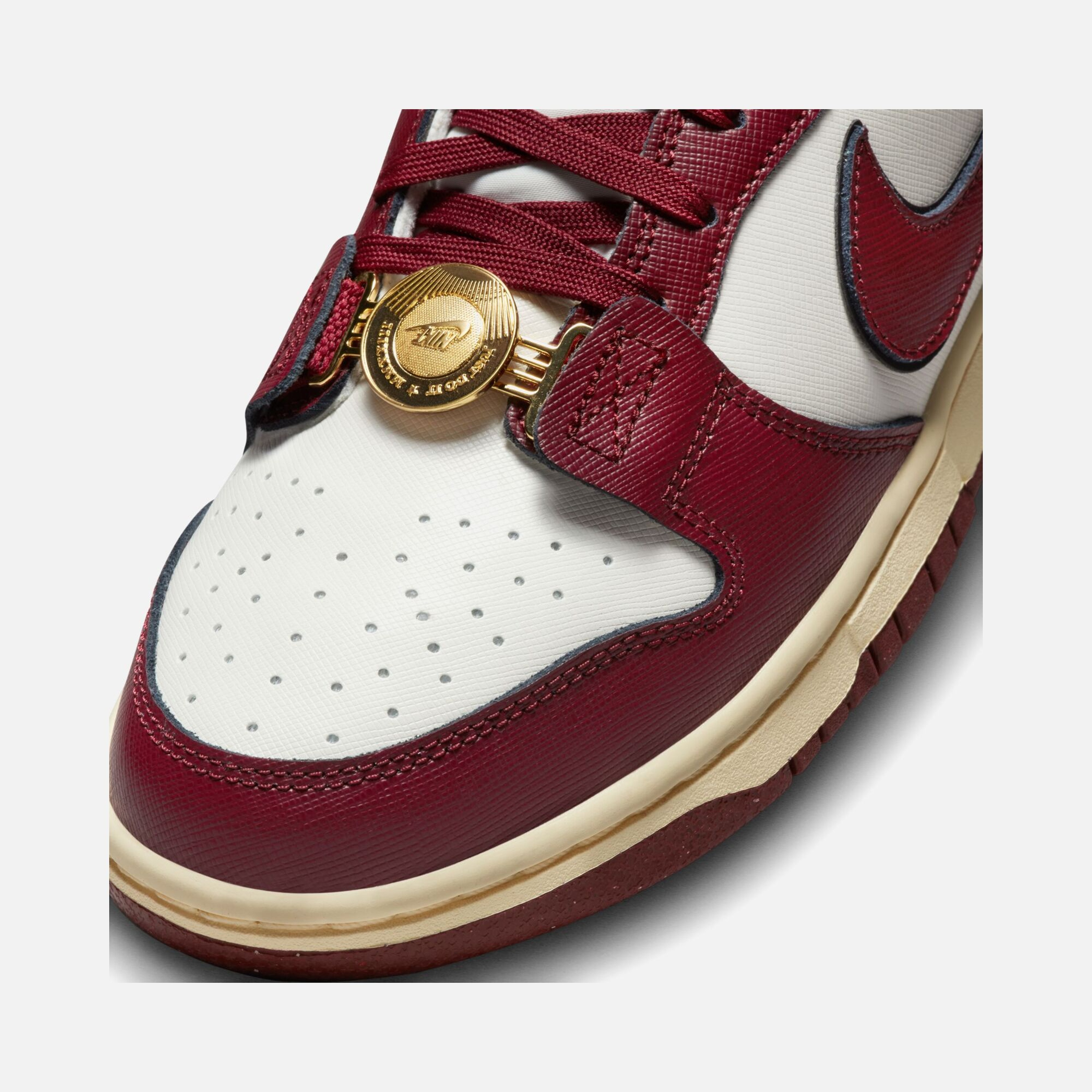 Nike Dunk Low SE ''Just Do It MMXXIII'' Kadın Spor Ayakkabı