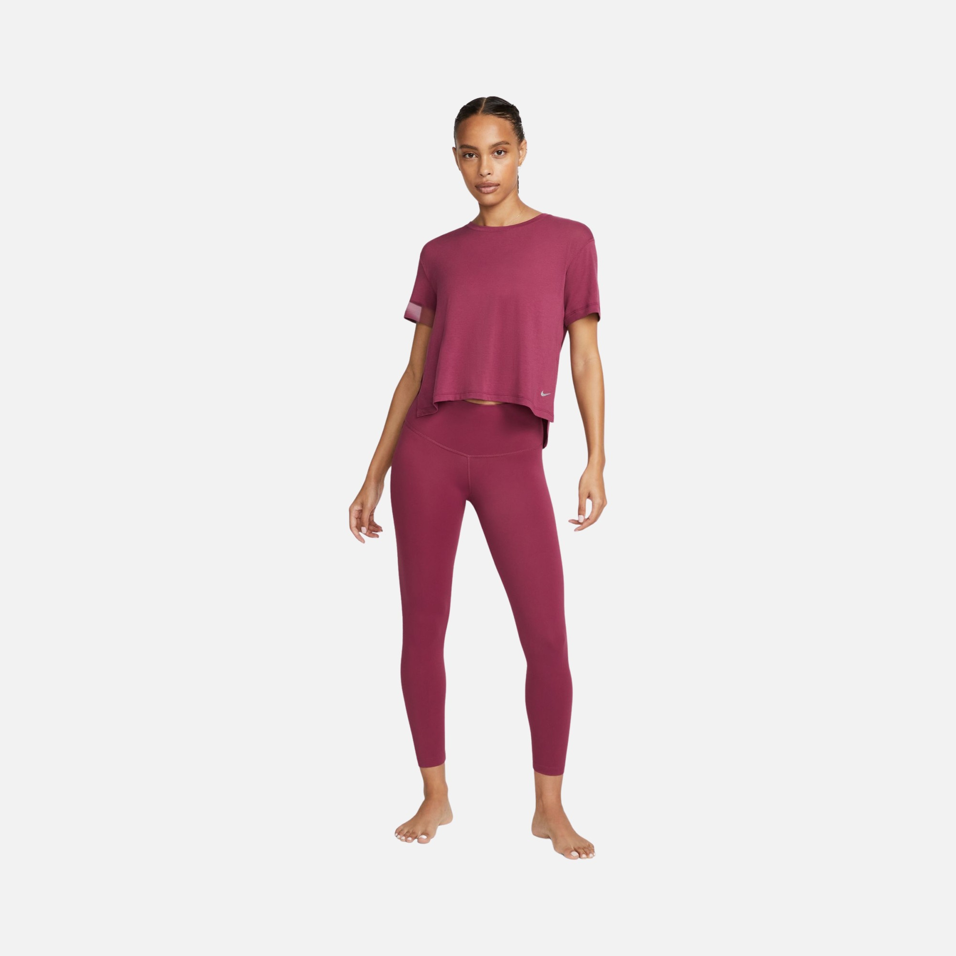 Nike Yoga Dri-Fit Training Short-Sleeve Kadın Tişört