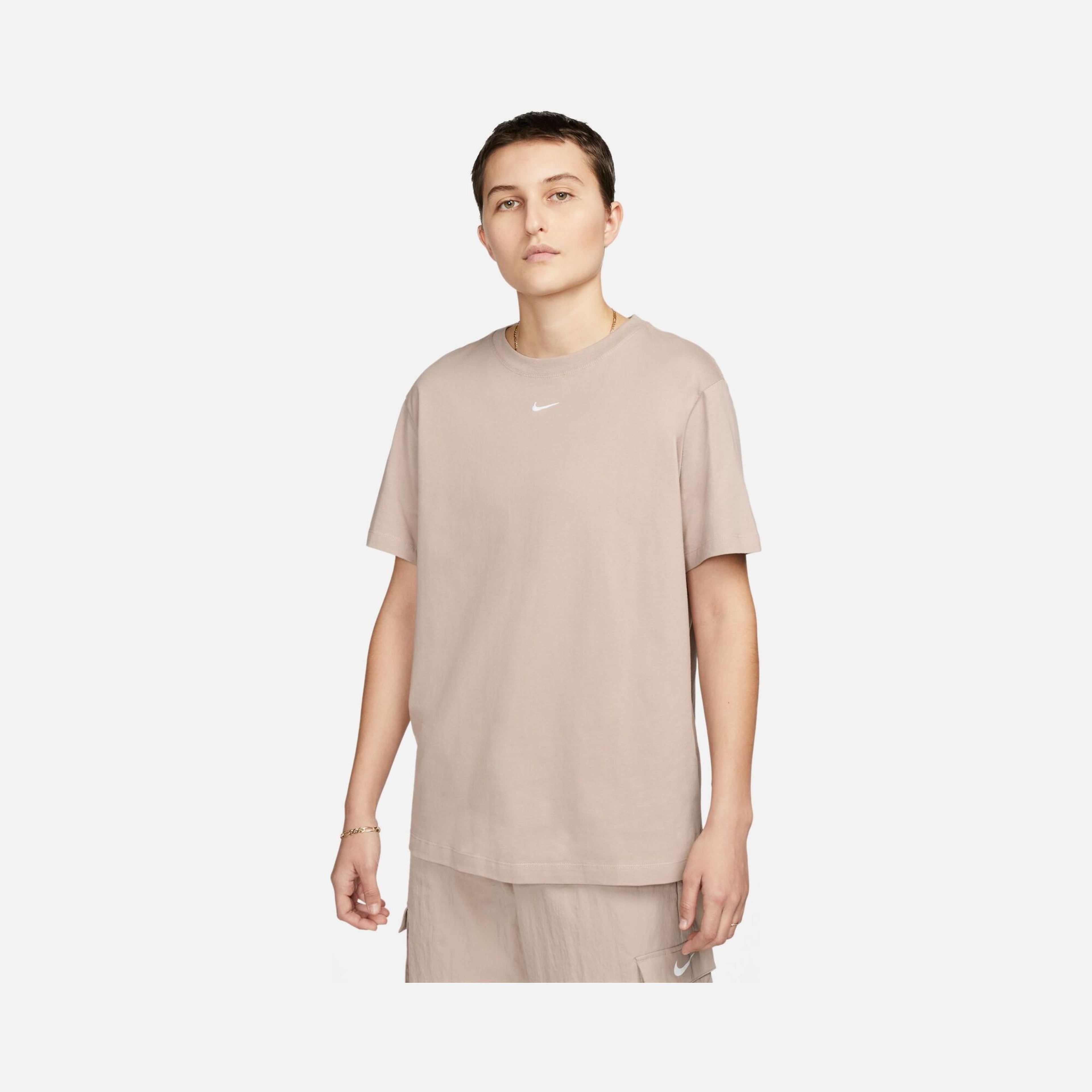 Nike Sportswear Essentials Short-Sleeve Kadın Tişört