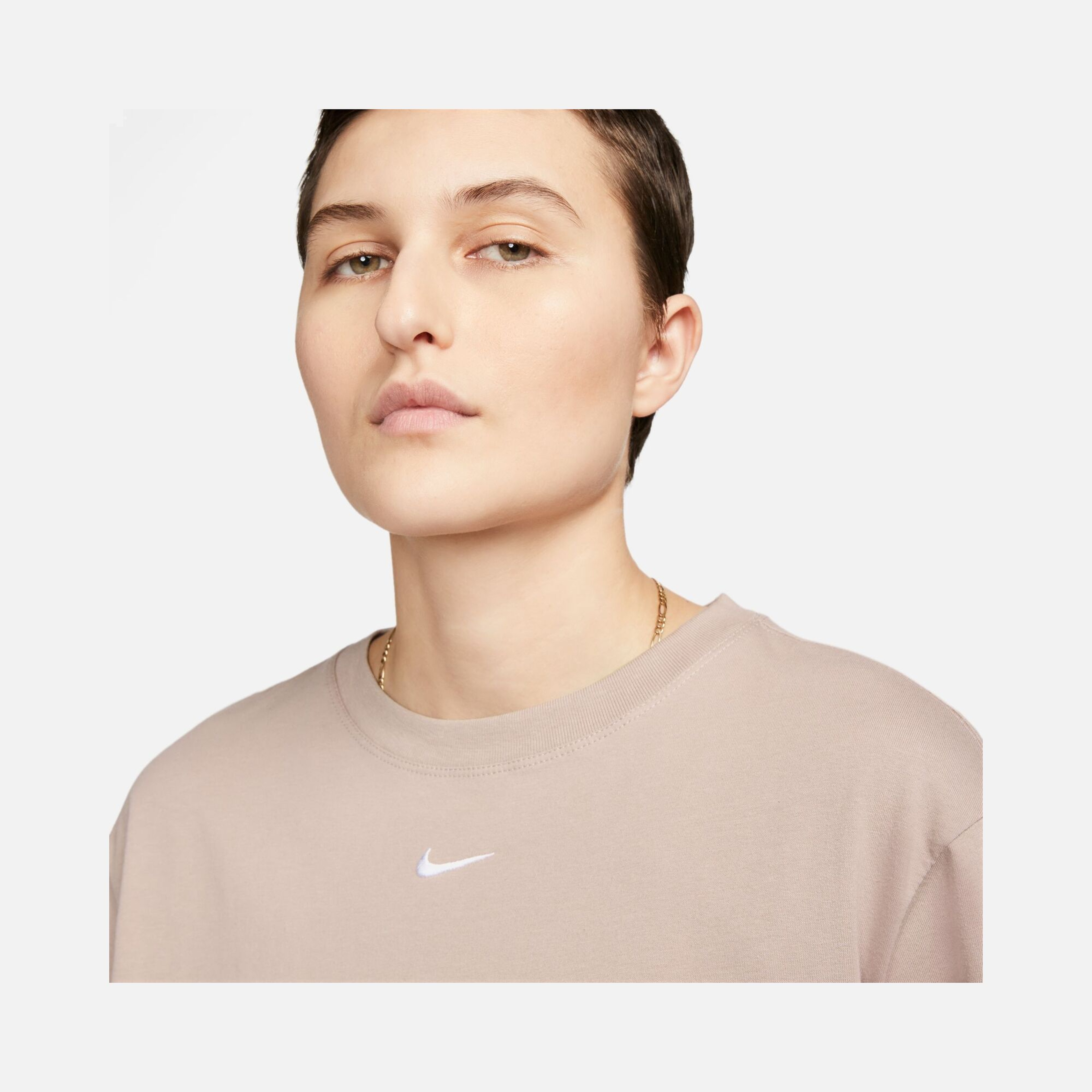 Nike Sportswear Essentials Short-Sleeve Kadın Tişört