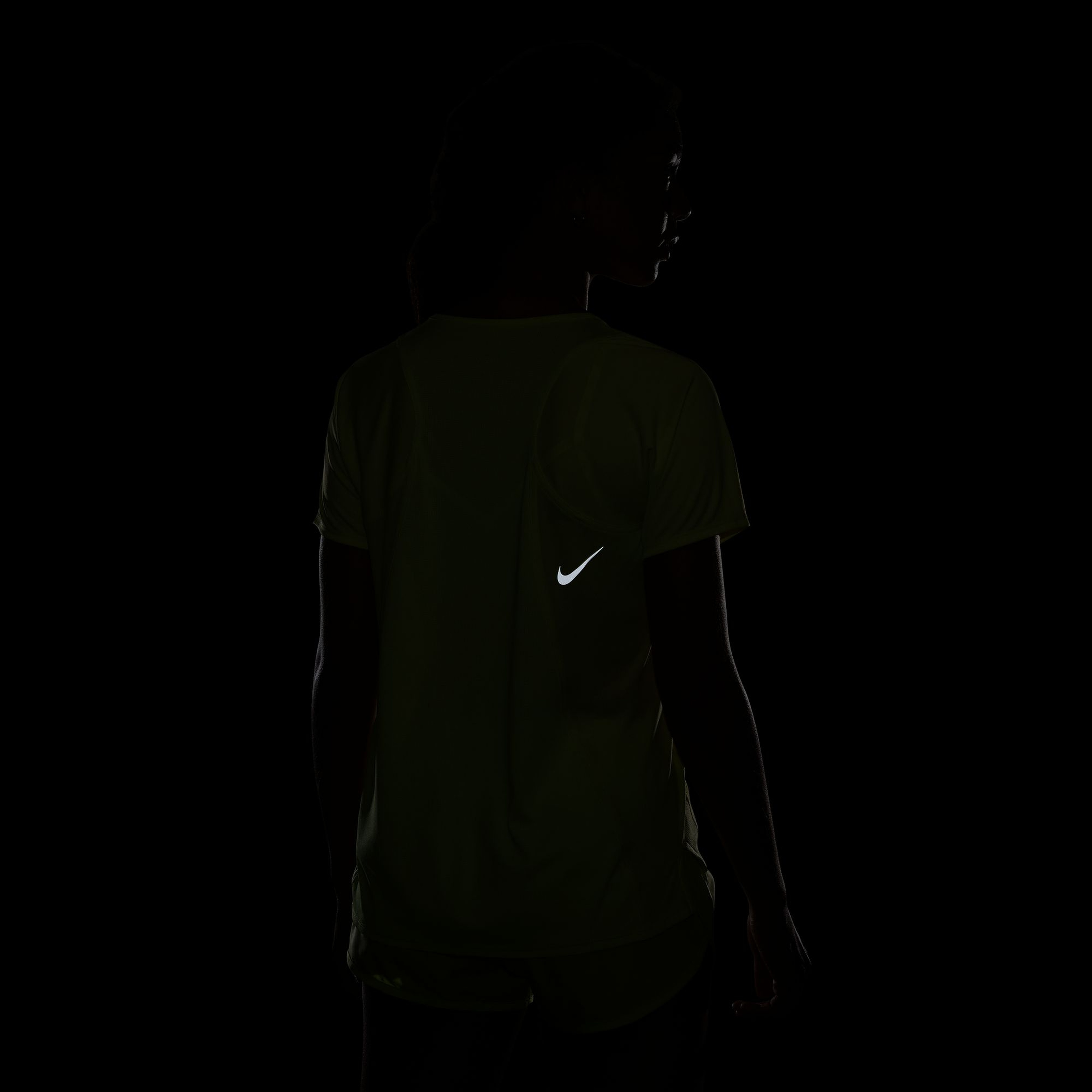 Nike Dri-Fit Race Running Short-Sleeve Kadın Tişört
