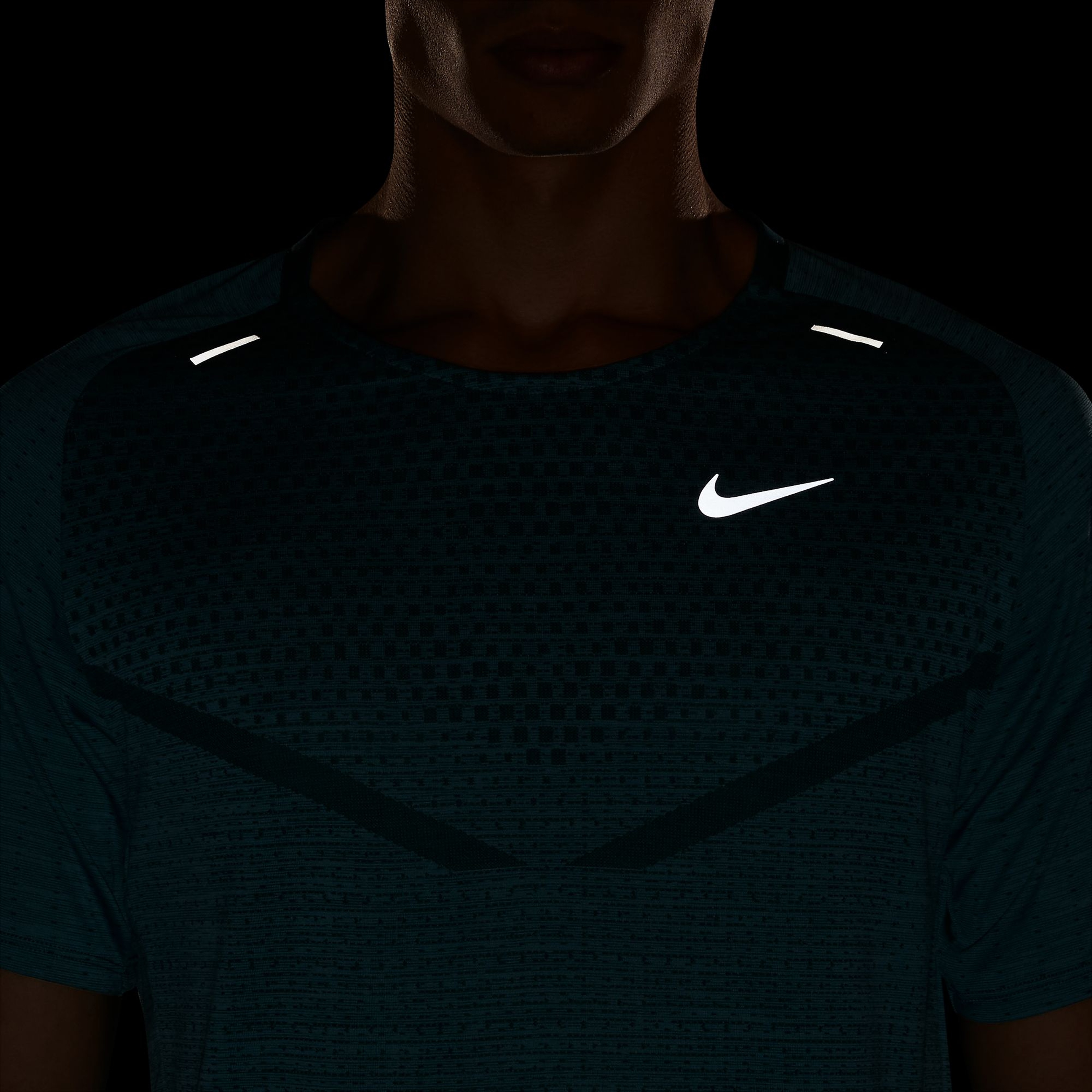 Nike Dri-Fit ADV TechKnit Ultra Running Short-Sleeve Erkek Tişört