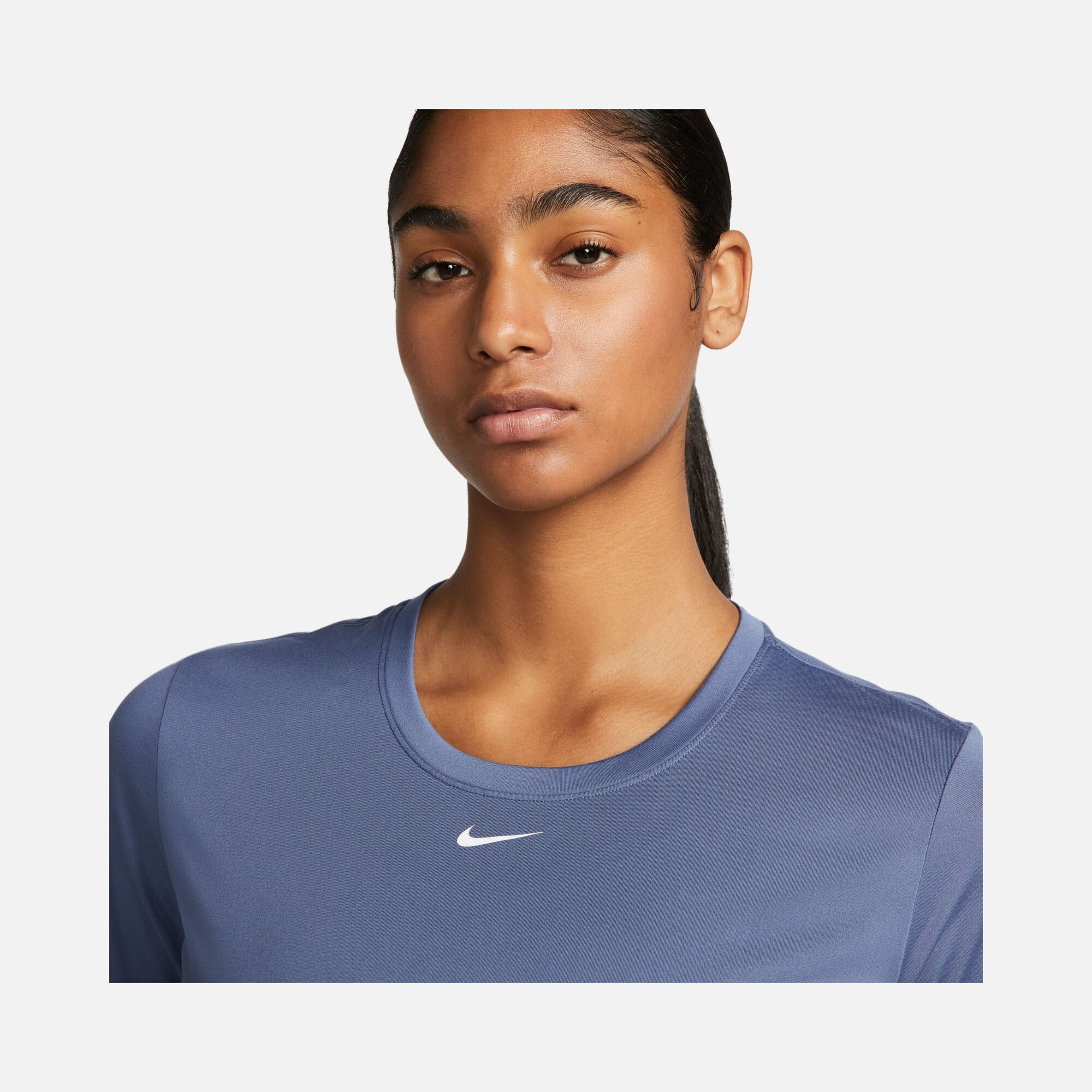 Nike Dri-Fit One Standard-Fit Short Sleeve Kadın Tişört