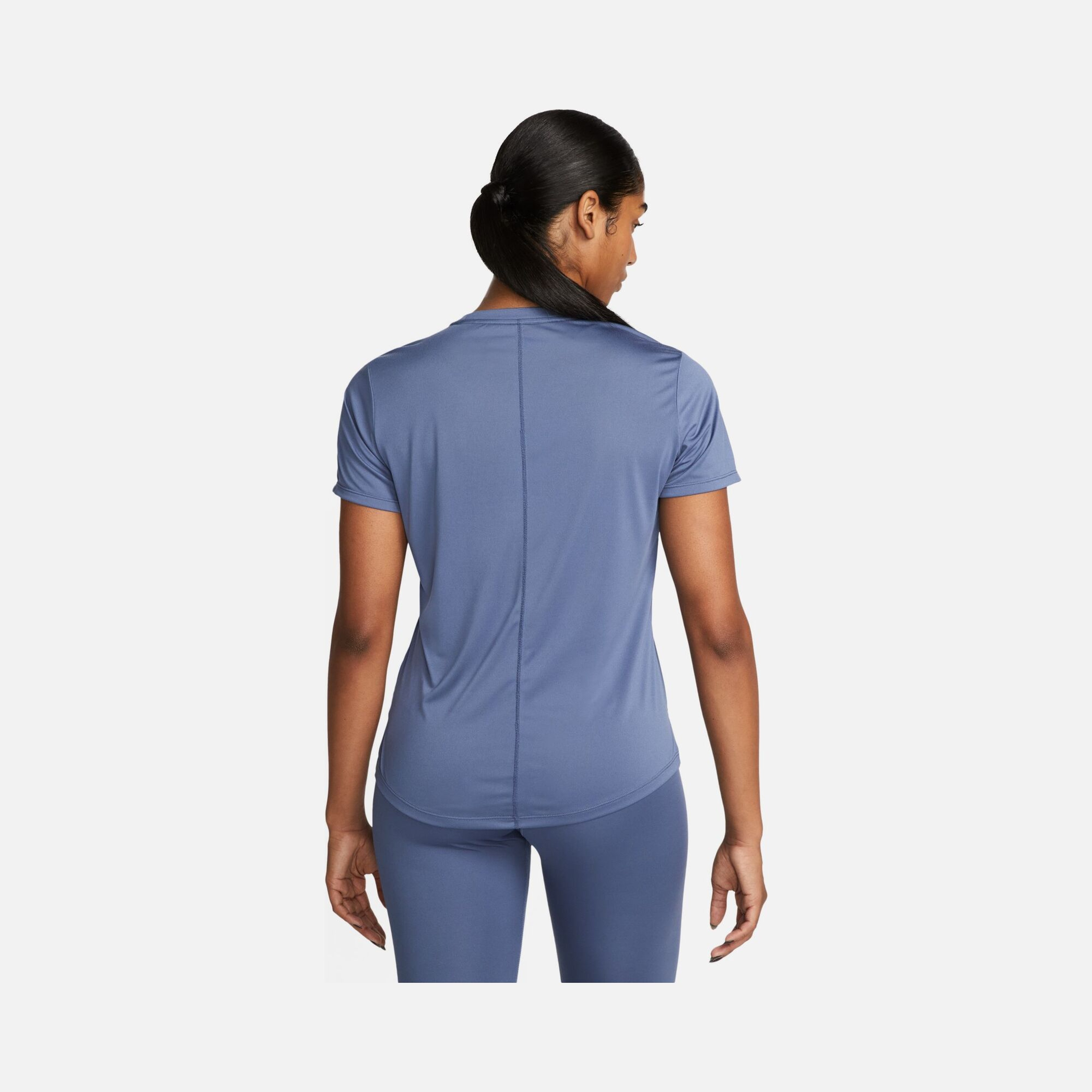 Nike Dri-Fit One Standard-Fit Short Sleeve Kadın Tişört