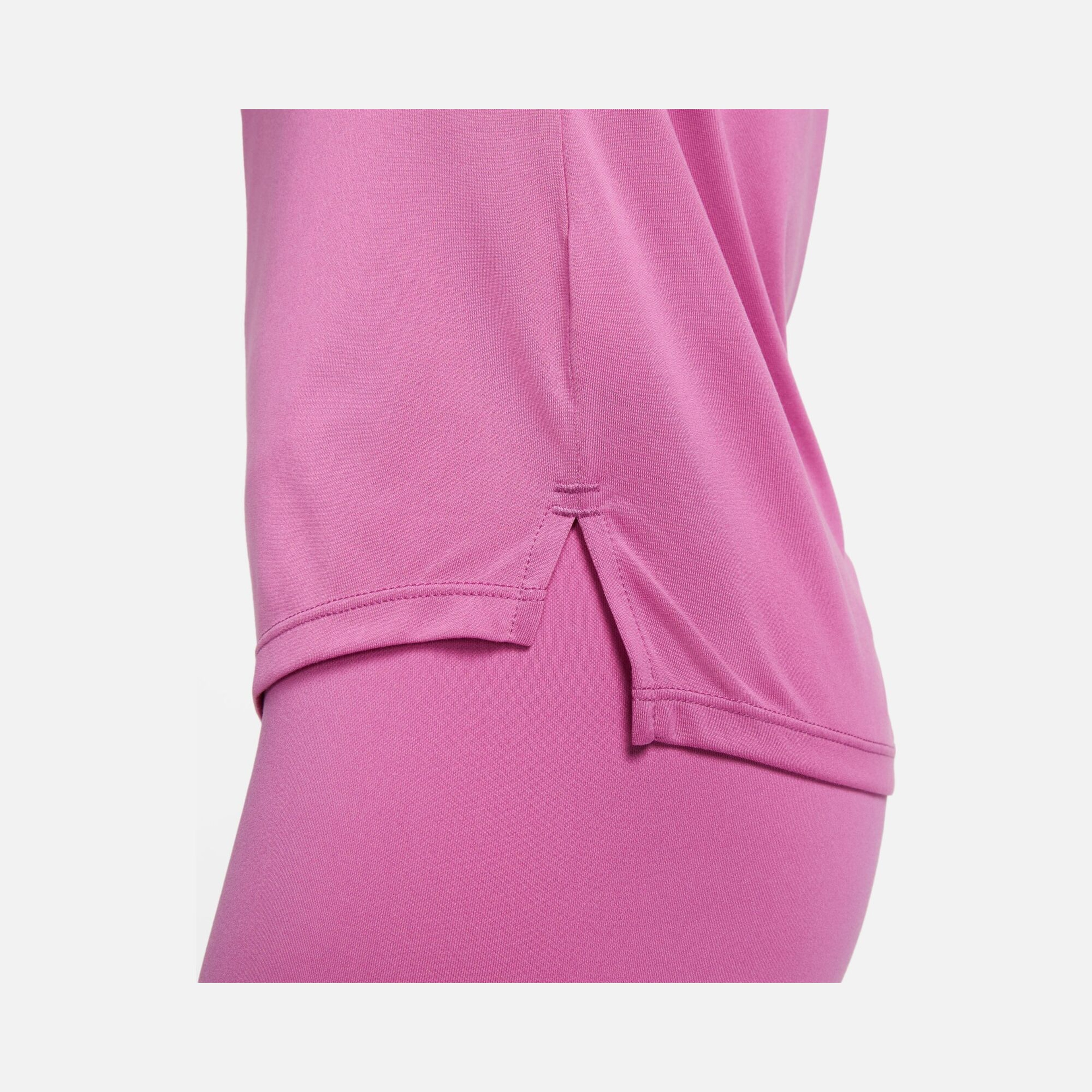 Nike Dri-Fit One Standard-Fit Short Sleeve Kadın Tişört