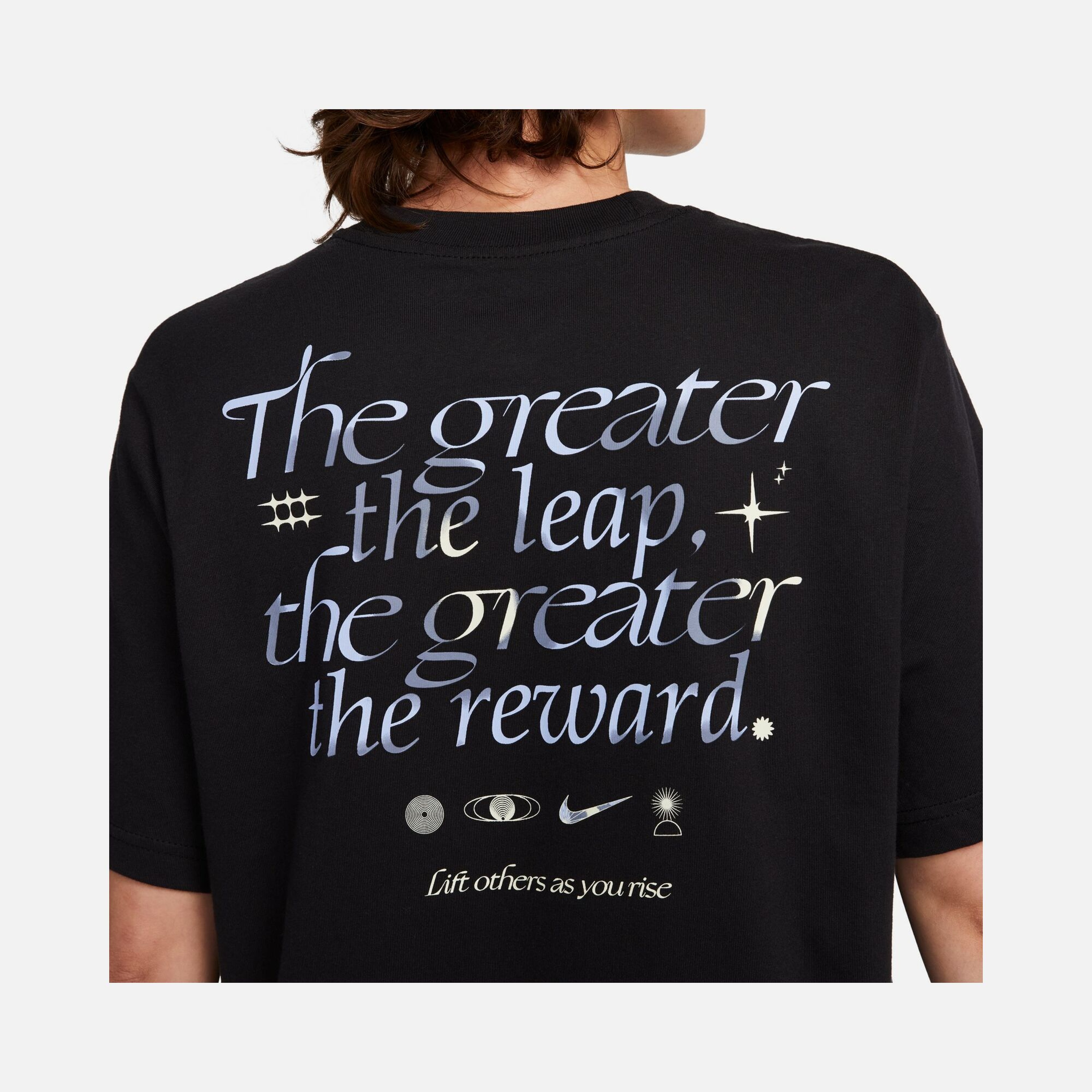 Nike Sportswear ''Lift Others as Your Rise'' 3 Boxy Short-Sleeve Kadın Tişört