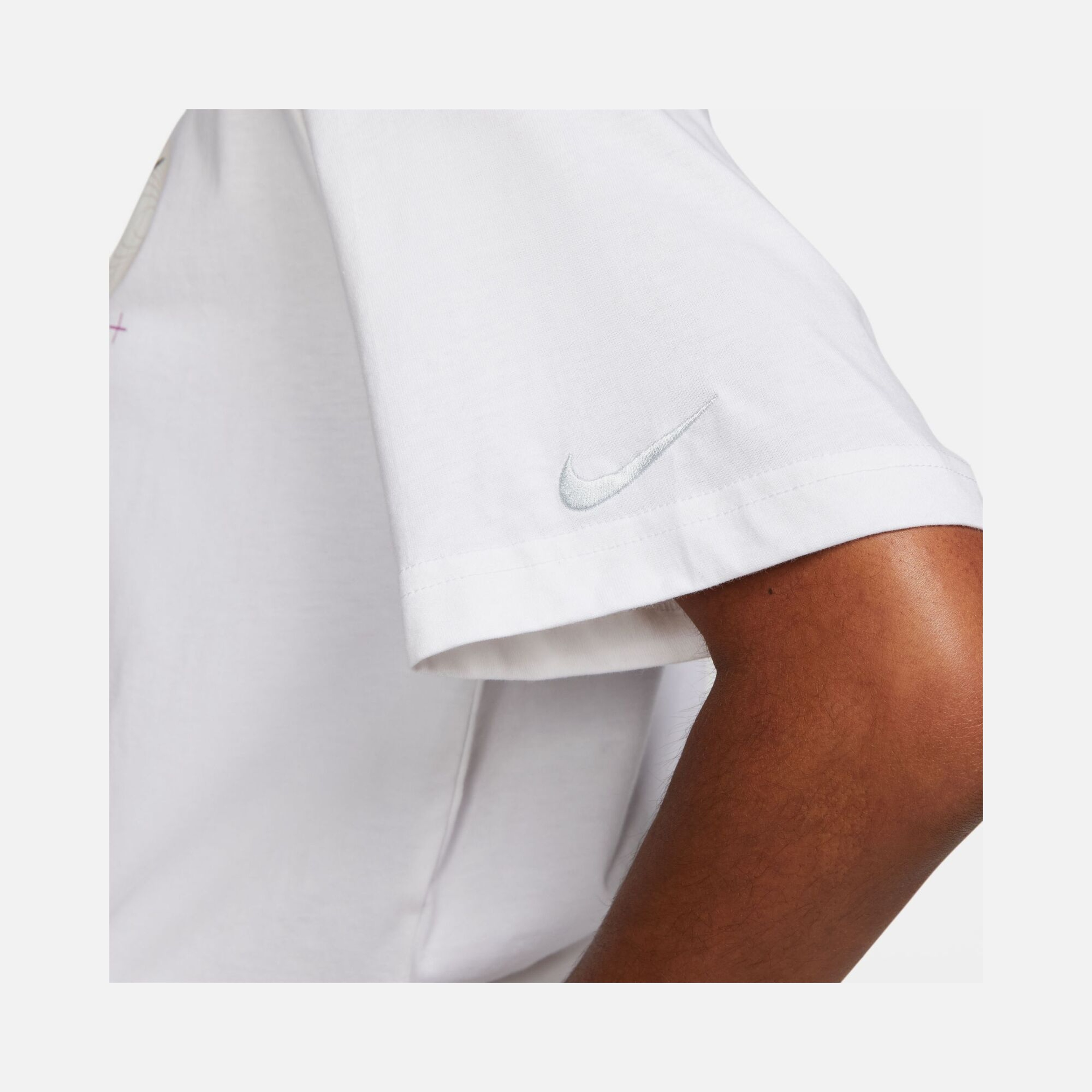 Nike Sportswear ''Jelly & Metallic Graphics'' 2 Boxy Short-Sleeve Kadın Tişört