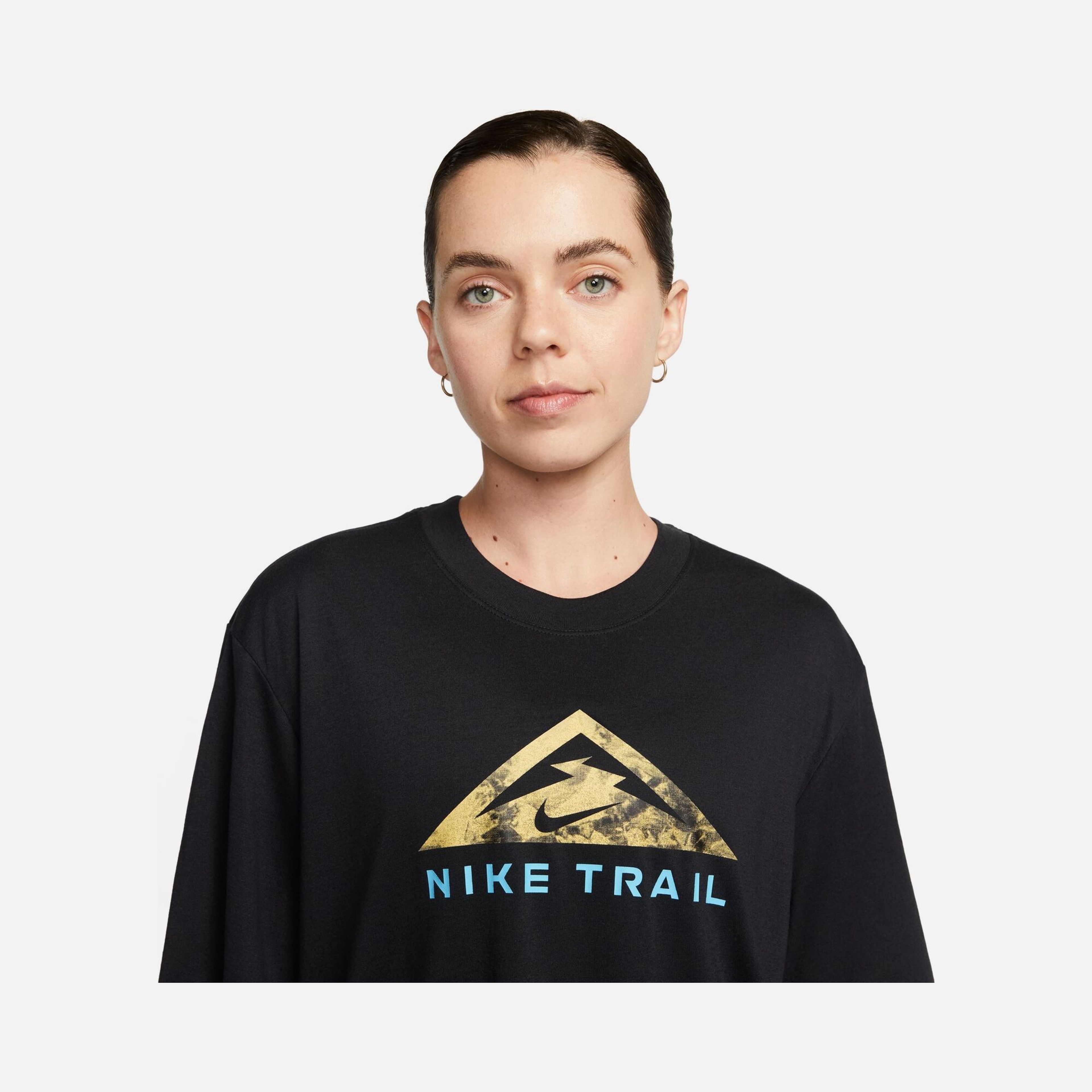 Nike Dri-Fit Trail Short-Sleeve Kadın Tişört