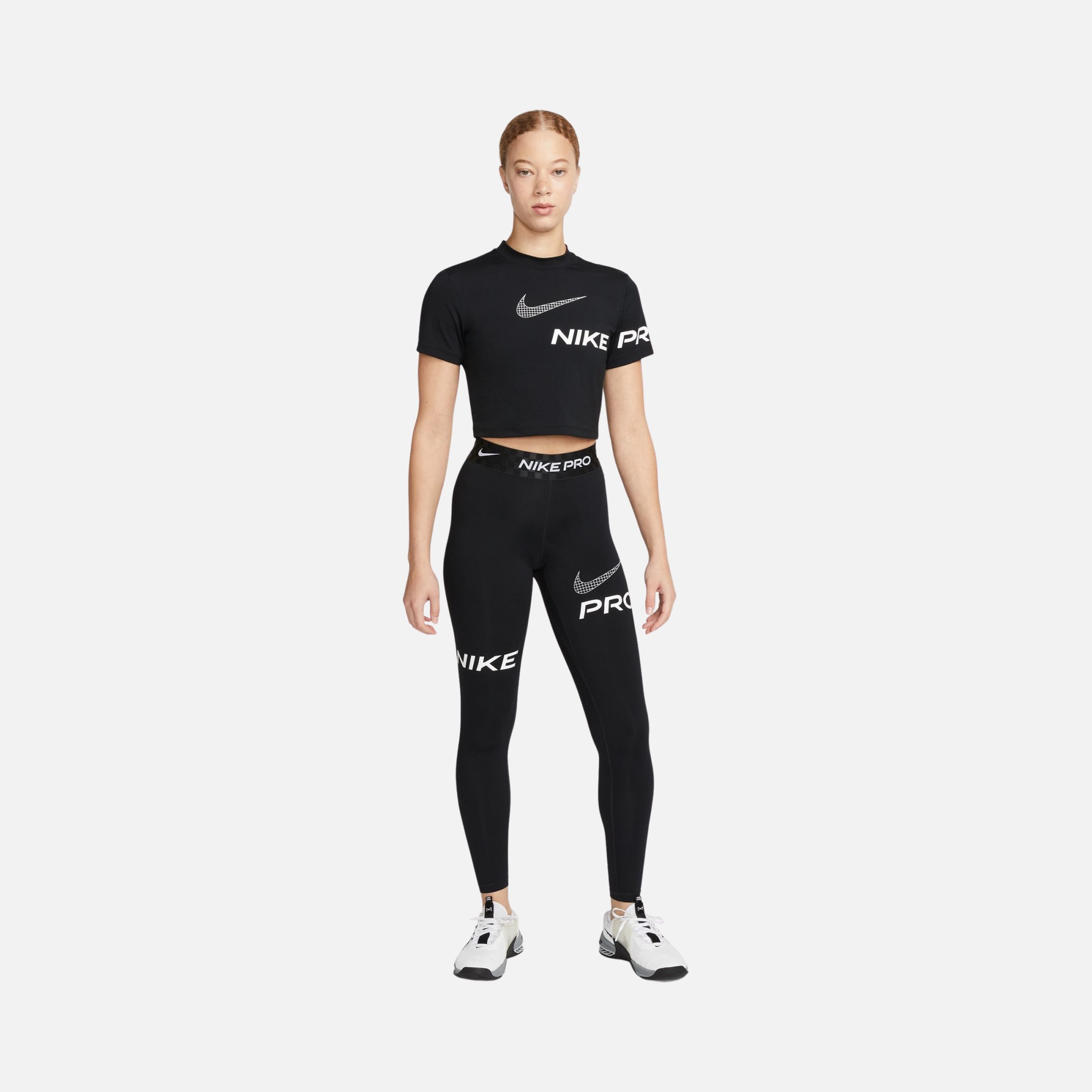 Nike Pro Dri-Fit Cropped Graphic Training Short-Sleeve Kadın Tişört